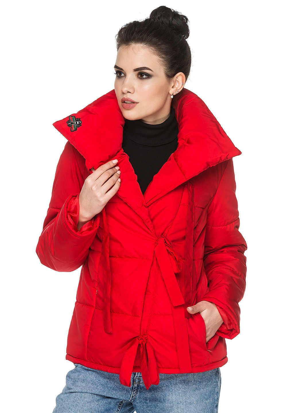 Красная демисезонная куртка Кариант