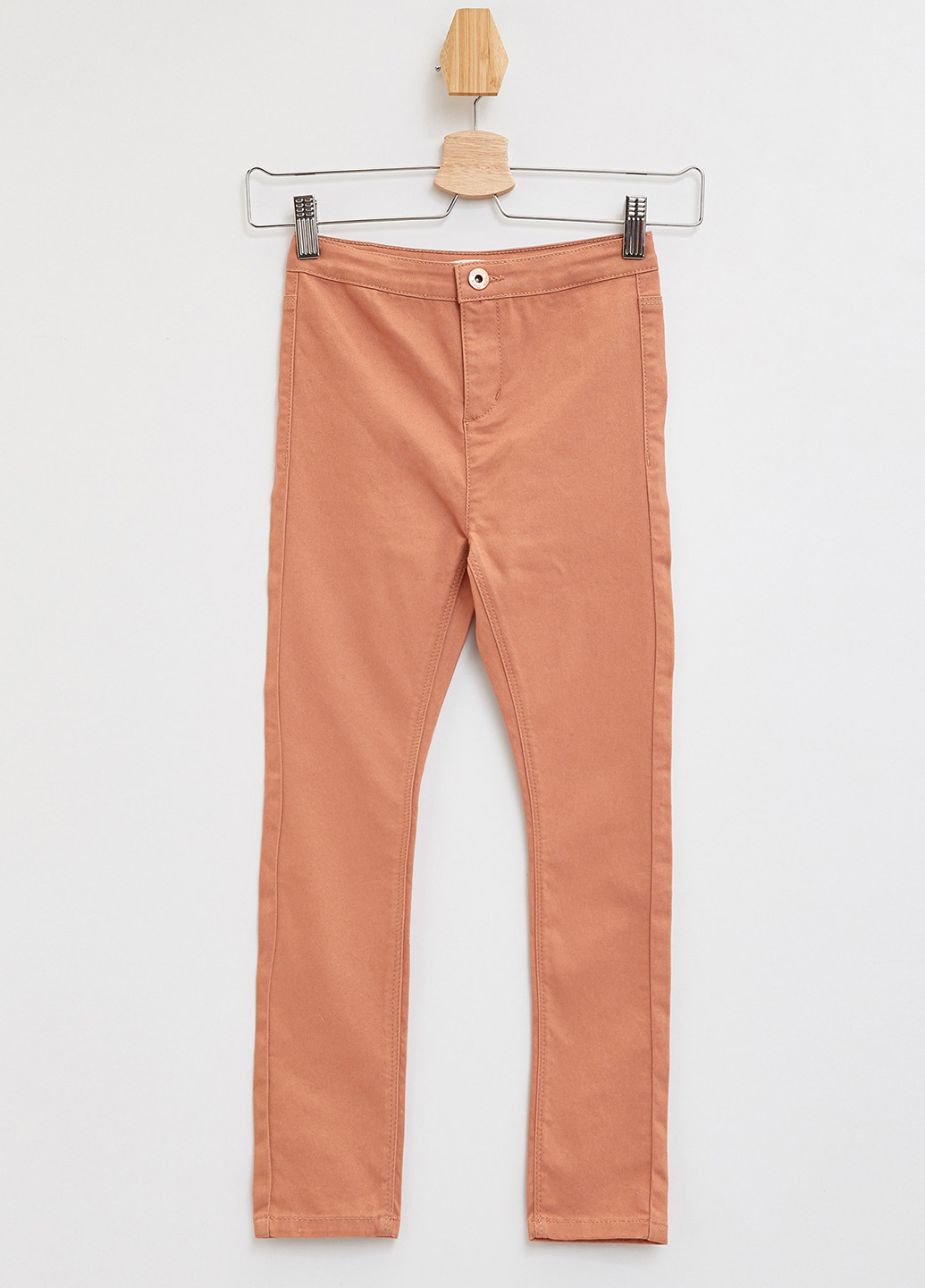 Персиковые кэжуал демисезонные зауженные брюки DeFacto