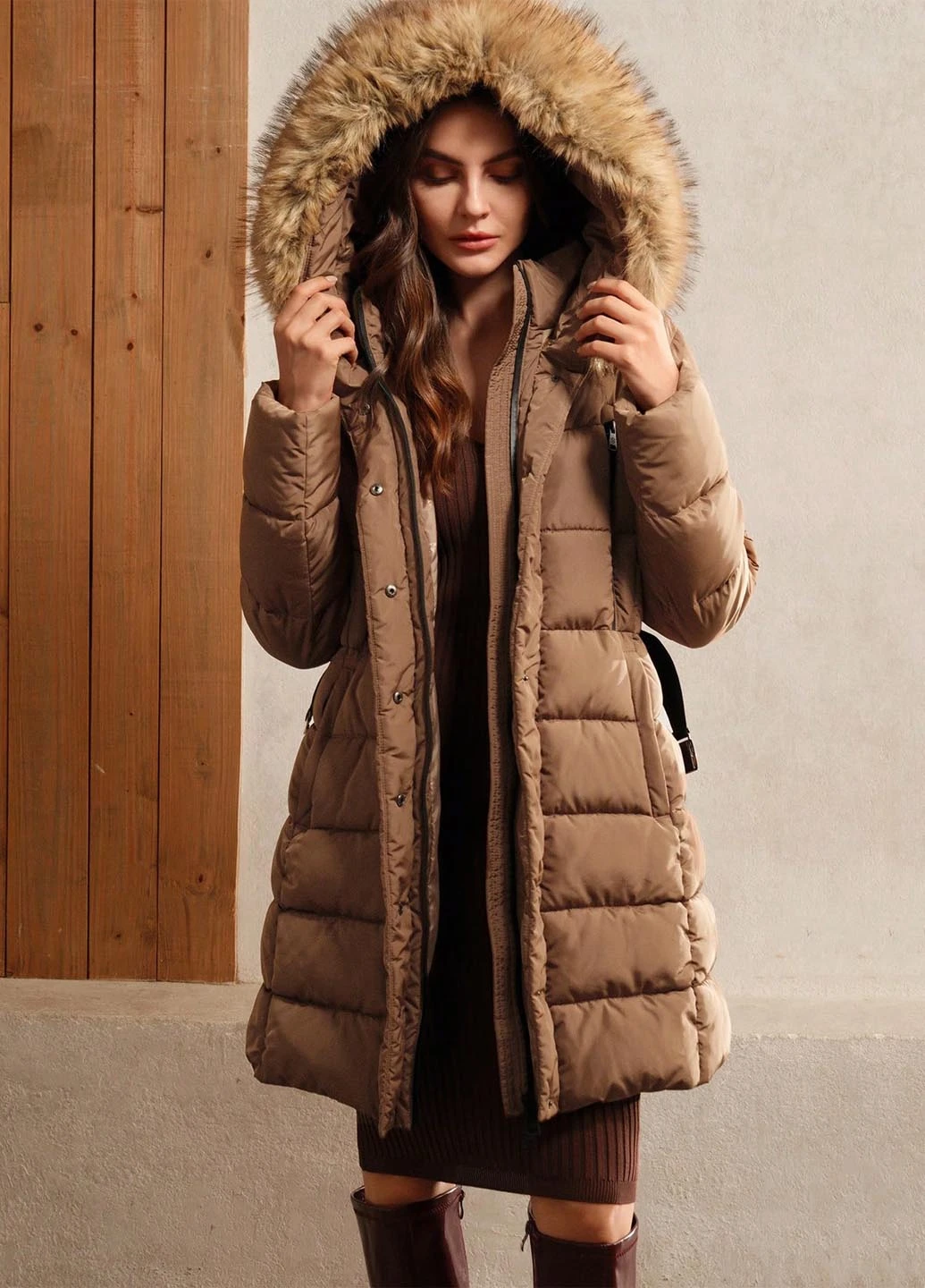 Коричнева зимня куртка SHEIN