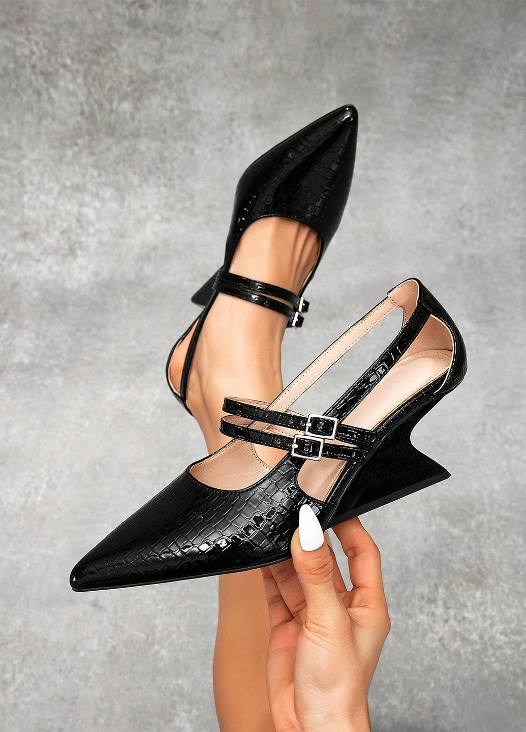 SHEIN Туфли черный з искусственная кожа, полиуретан, китай — демисезон (345181517)