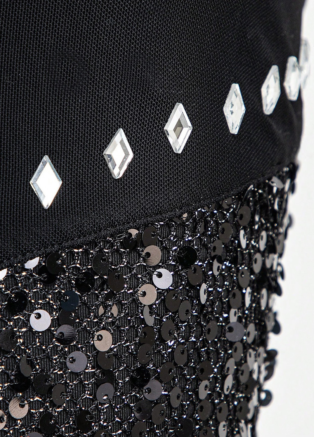 Черное коктейльное платье с открытой спиной SHEIN однотонное