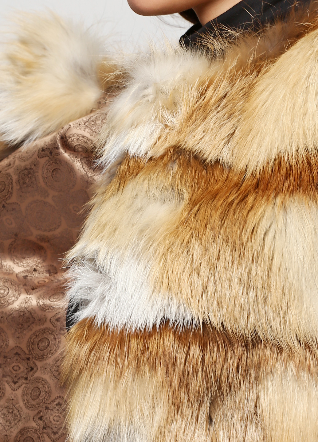 Жилет (мех лисы) Dominik the fur (42669786)