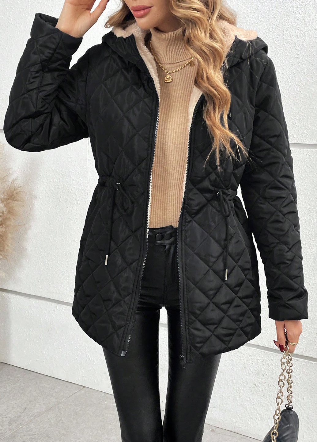 Черная демисезонная куртка SHEIN