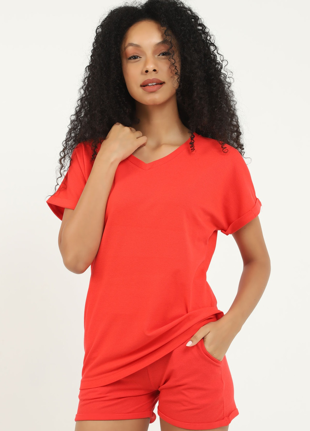 Красная всесезон женский костюм с футболкой и шортами QPSecret