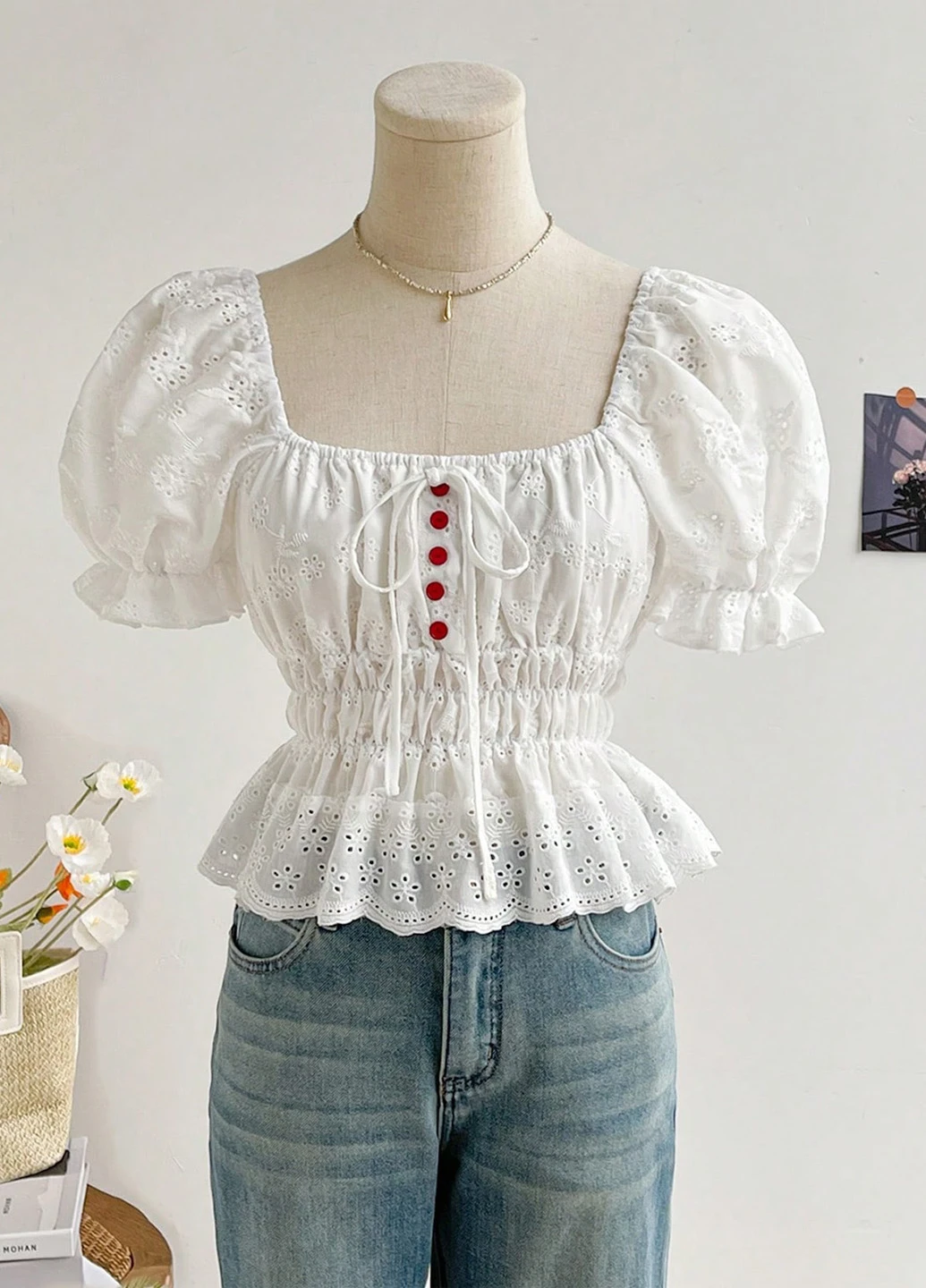 Белая блуза с баской SHEIN