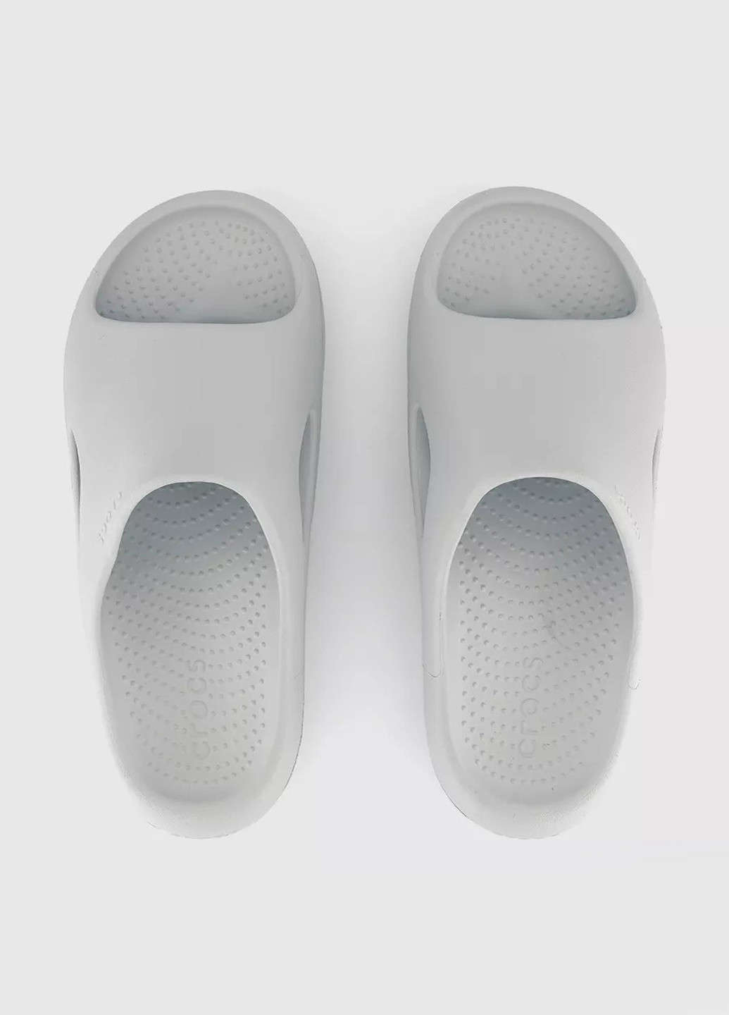 Серые шлепанцы Crocs