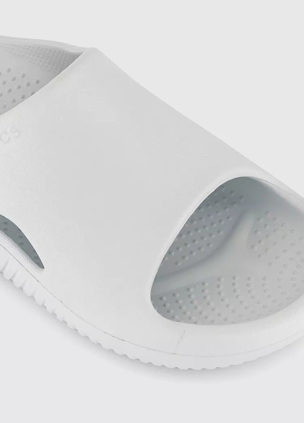 Серые шлепанцы Crocs