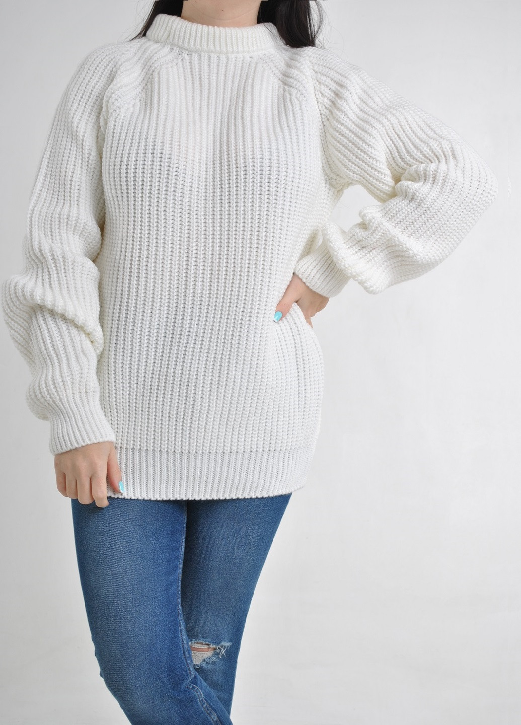 Белый зимний удлиненный свитер Berta Lucci