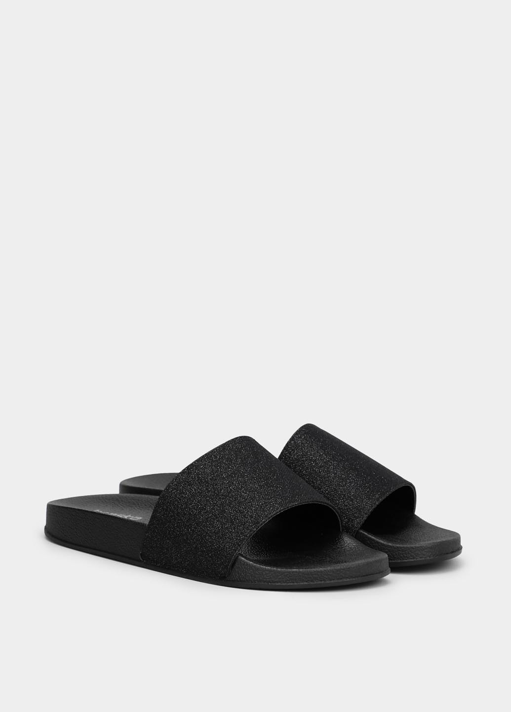 Черные шлепанцы Braska