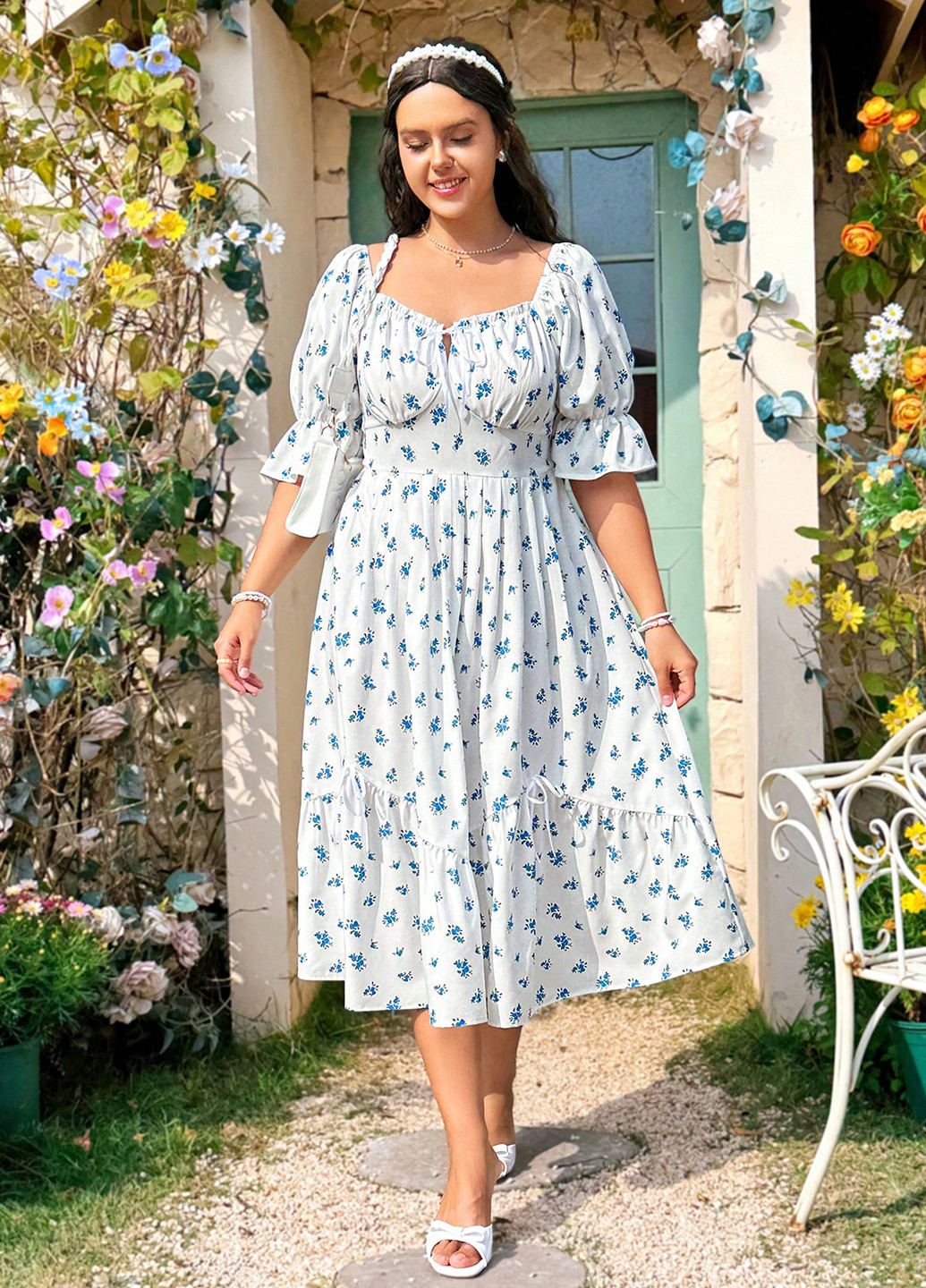 Белое кэжуал платье клеш SHEIN с цветочным принтом