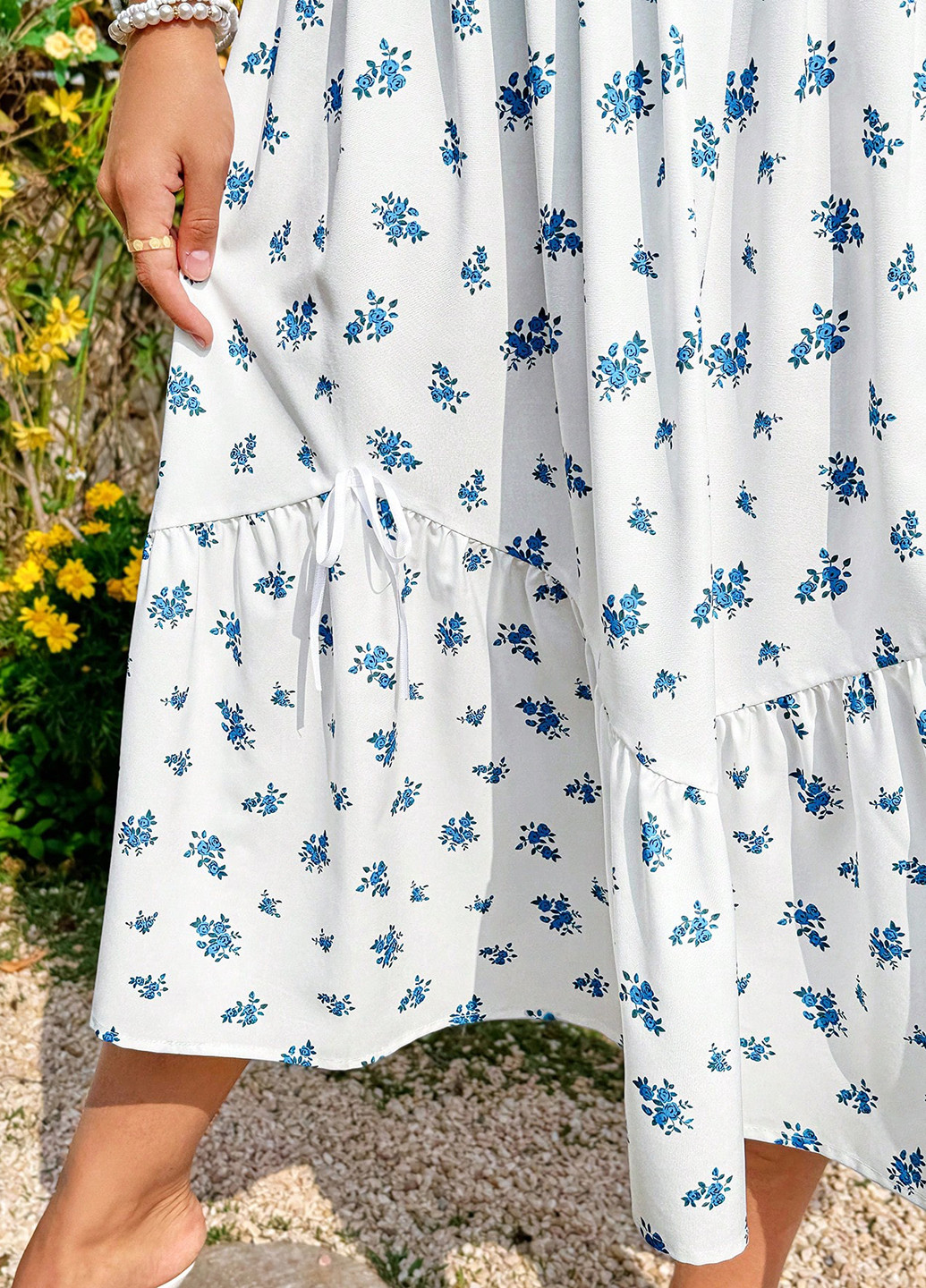 Белое кэжуал платье клеш SHEIN с цветочным принтом