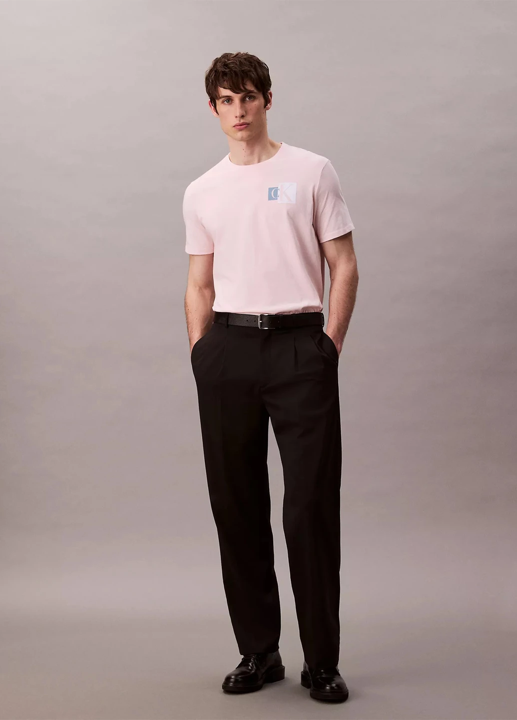 Блідо-рожева футболка Calvin Klein