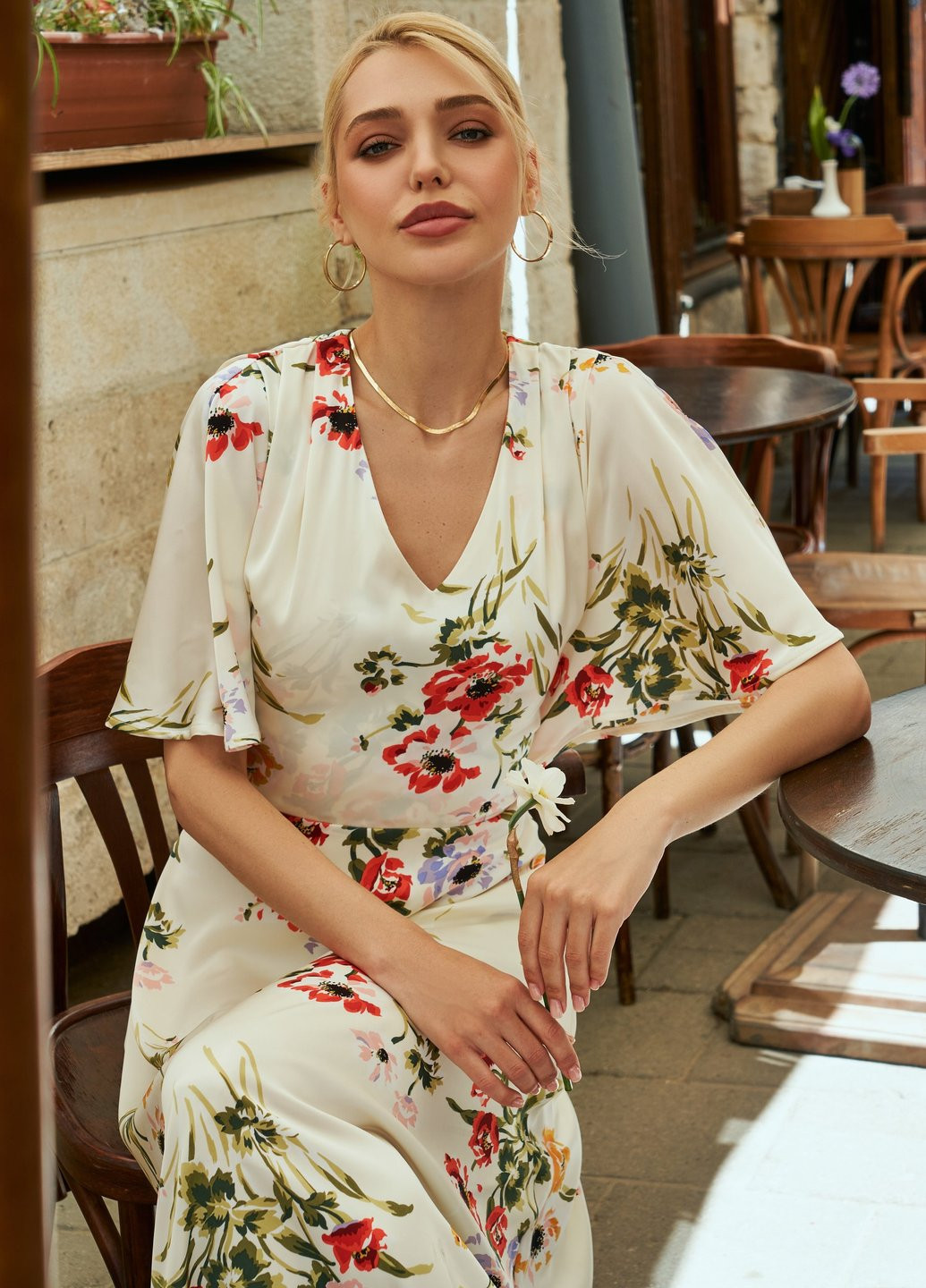 Молочное повседневный романтичное платье с цветами Gepur с цветочным принтом