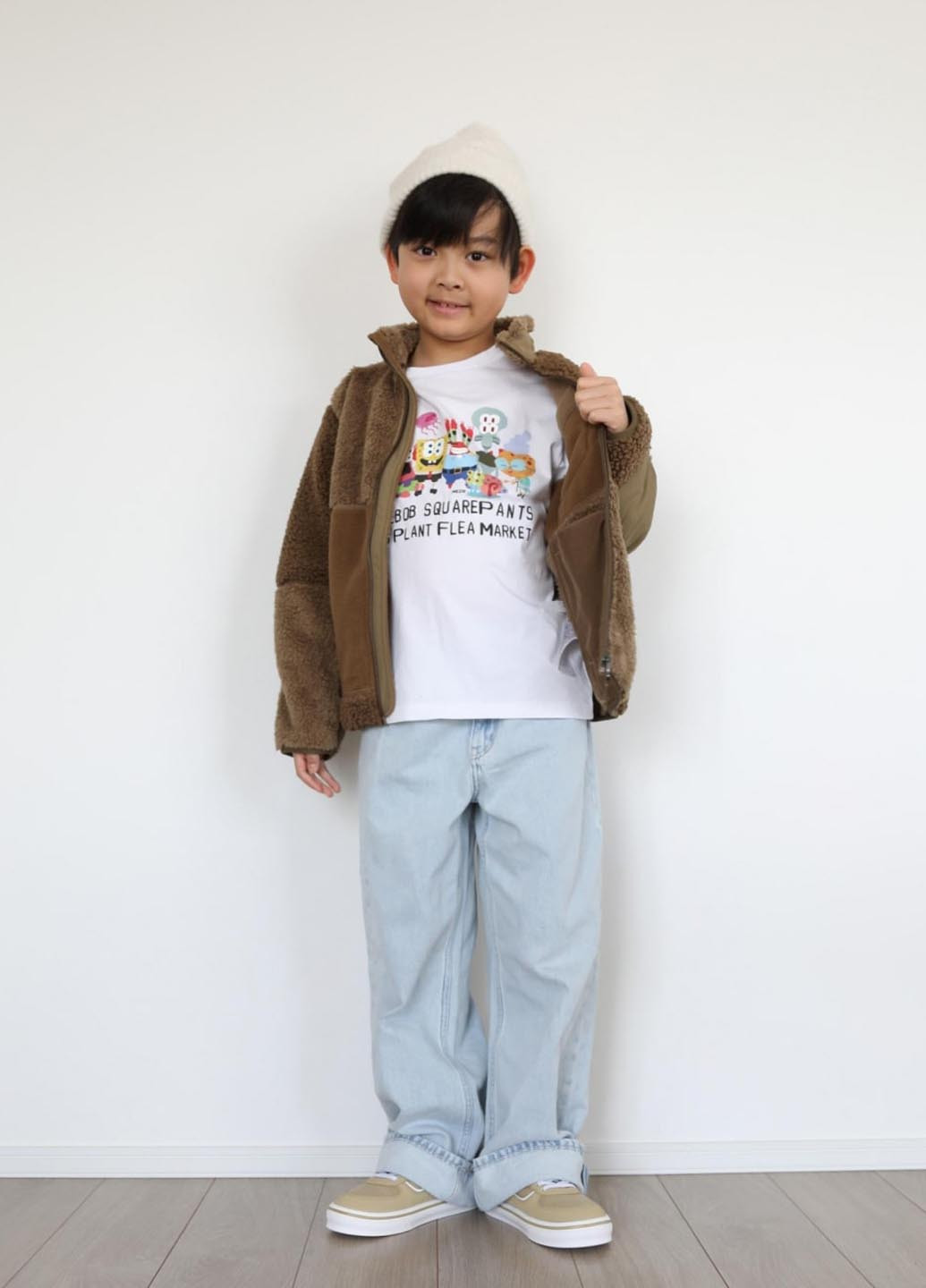 Белая летняя футболка Uniqlo