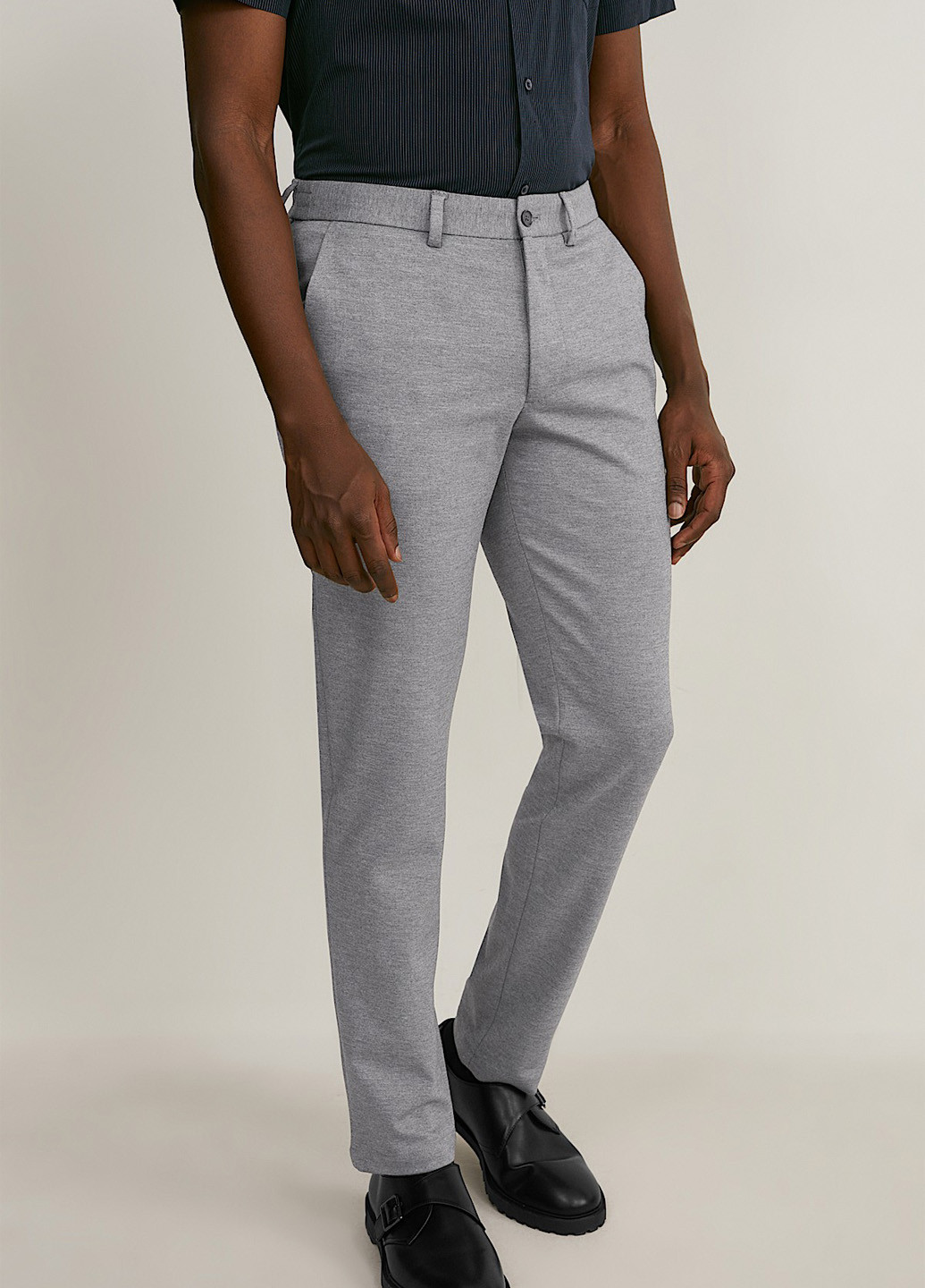 Серые кэжуал демисезонные зауженные брюки C&A