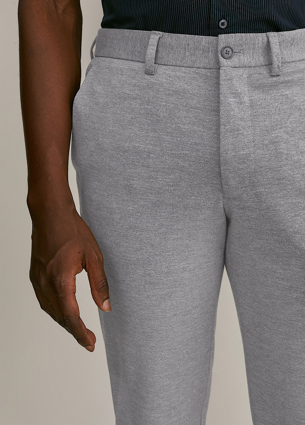 Серые кэжуал демисезонные зауженные брюки C&A