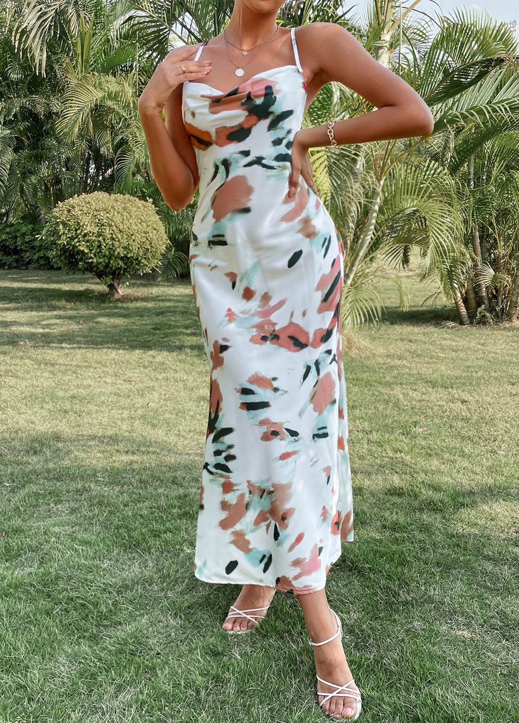 Комбінована кежуал сукня з відкритою спиною SHEIN з абстрактним візерунком