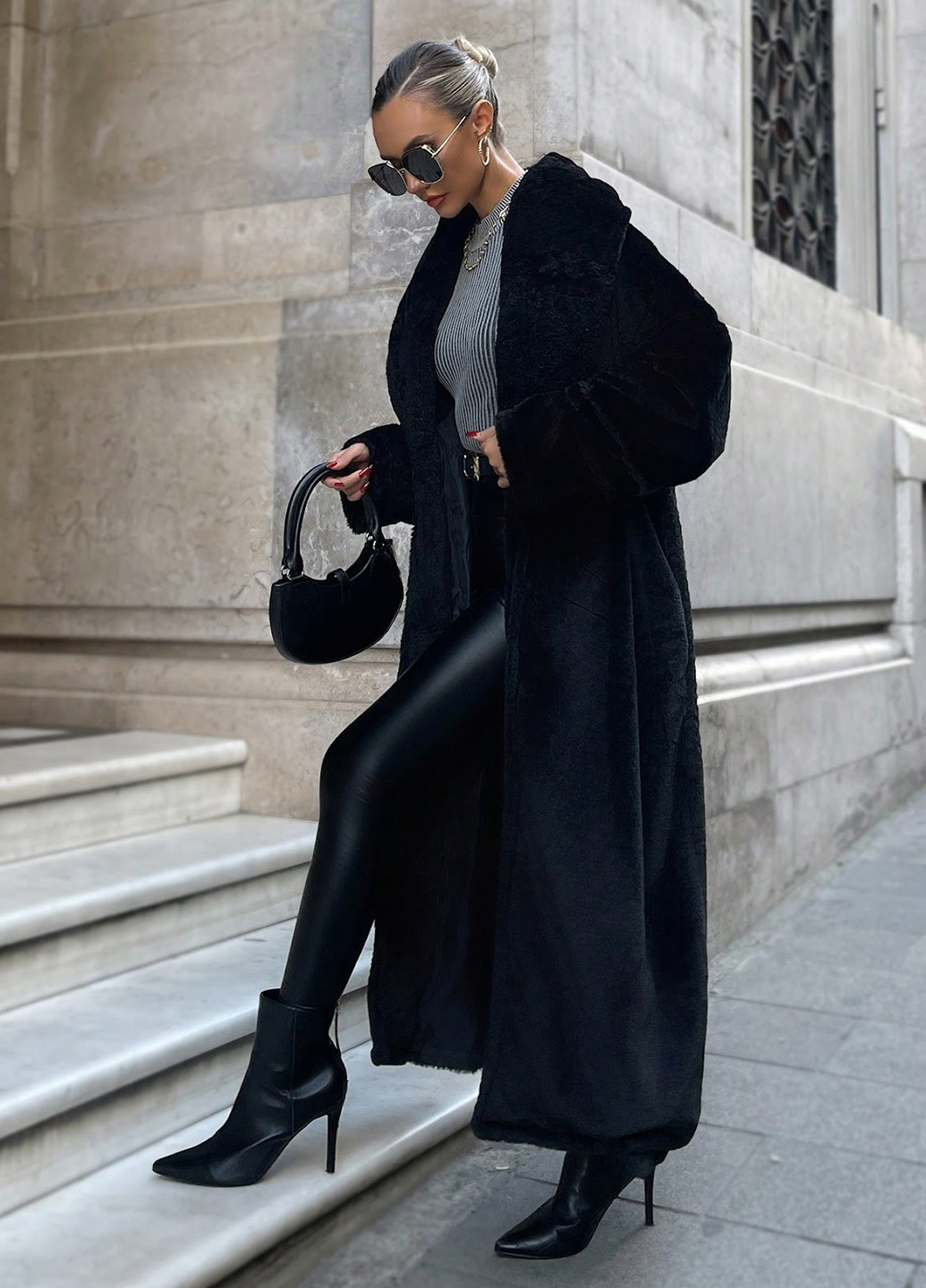Чорне зимнє Пальто SHEIN