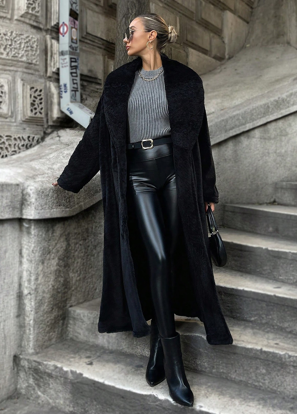 Чорне зимнє Пальто SHEIN