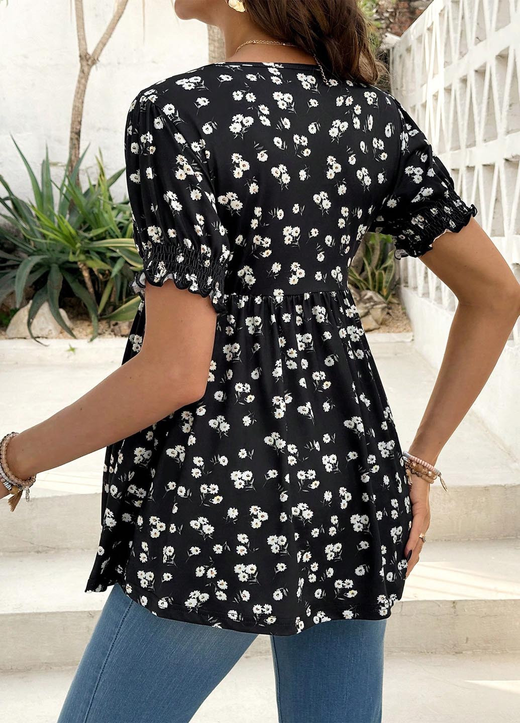 Чорна блуза для вагітних з баскою SHEIN