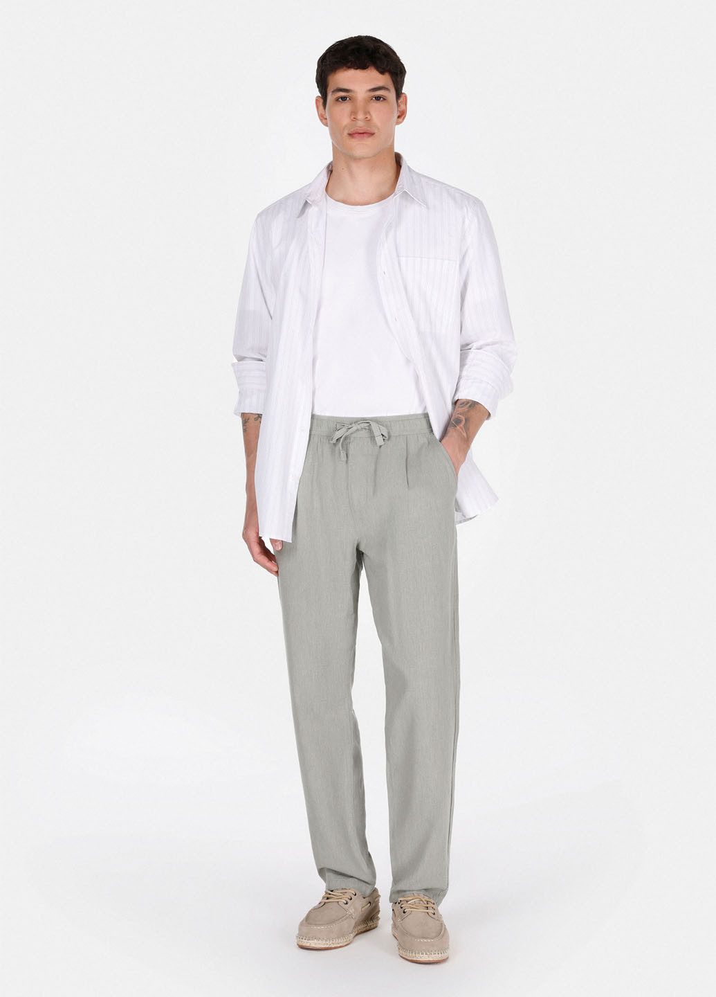 Светло-серые кэжуал летние чиносы брюки Colin's