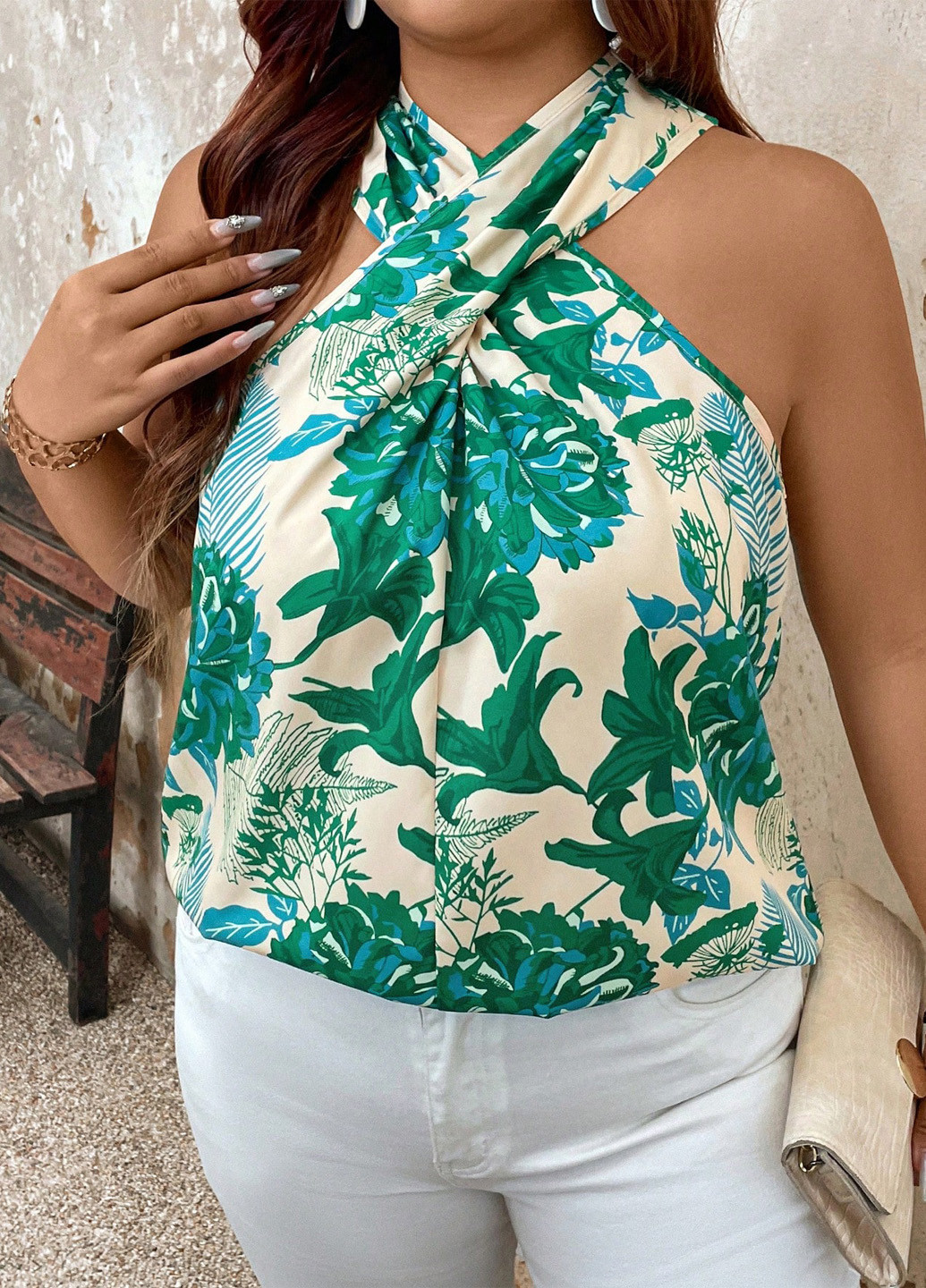 Комбинированная блуза на запах SHEIN