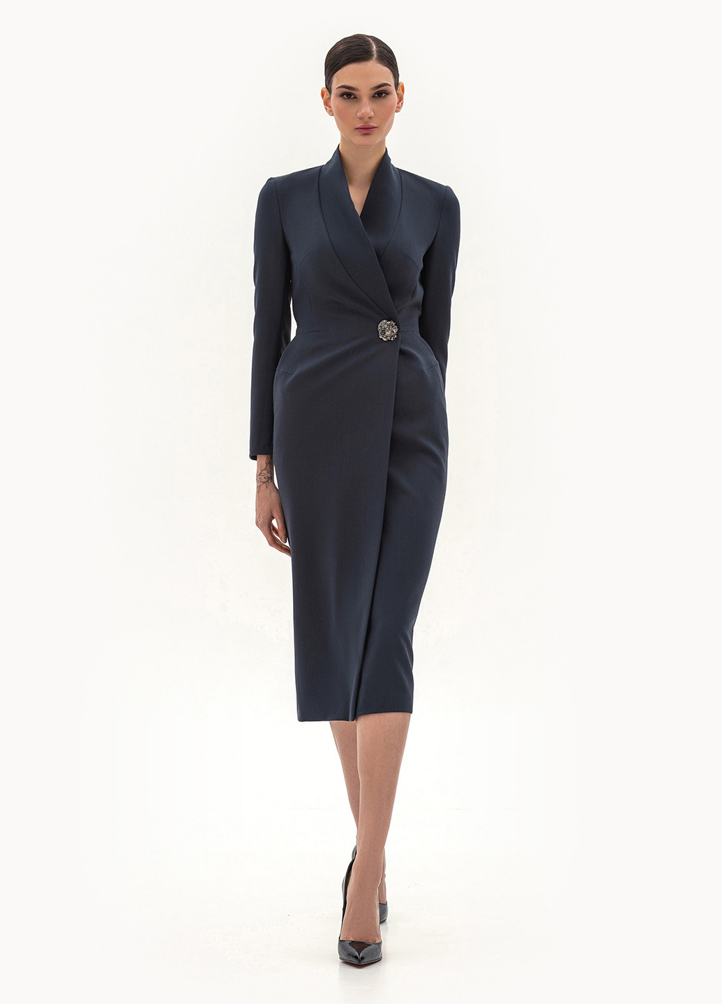 Графитовое кэжуал платье на запах BGL однотонное