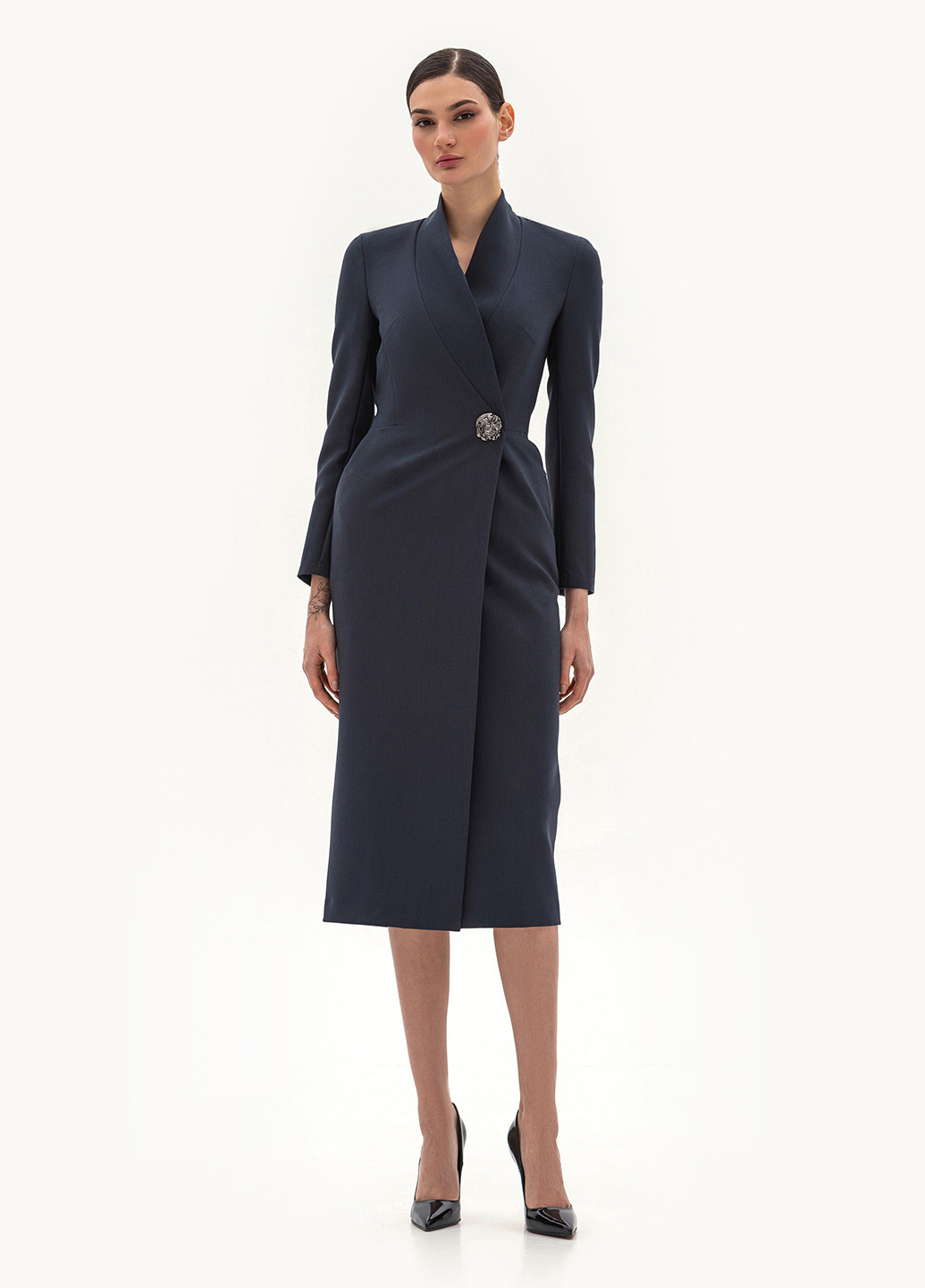 Графитовое кэжуал платье на запах BGL однотонное