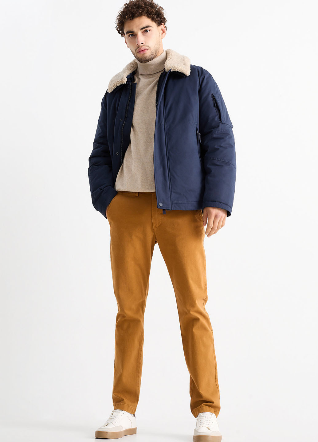 Горчичные кэжуал демисезонные зауженные, чиносы брюки C&A