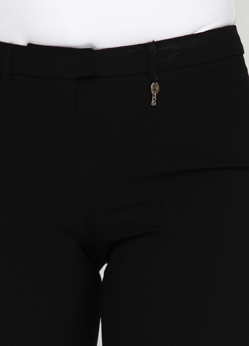 Черные кэжуал демисезонные брюки Sassofono