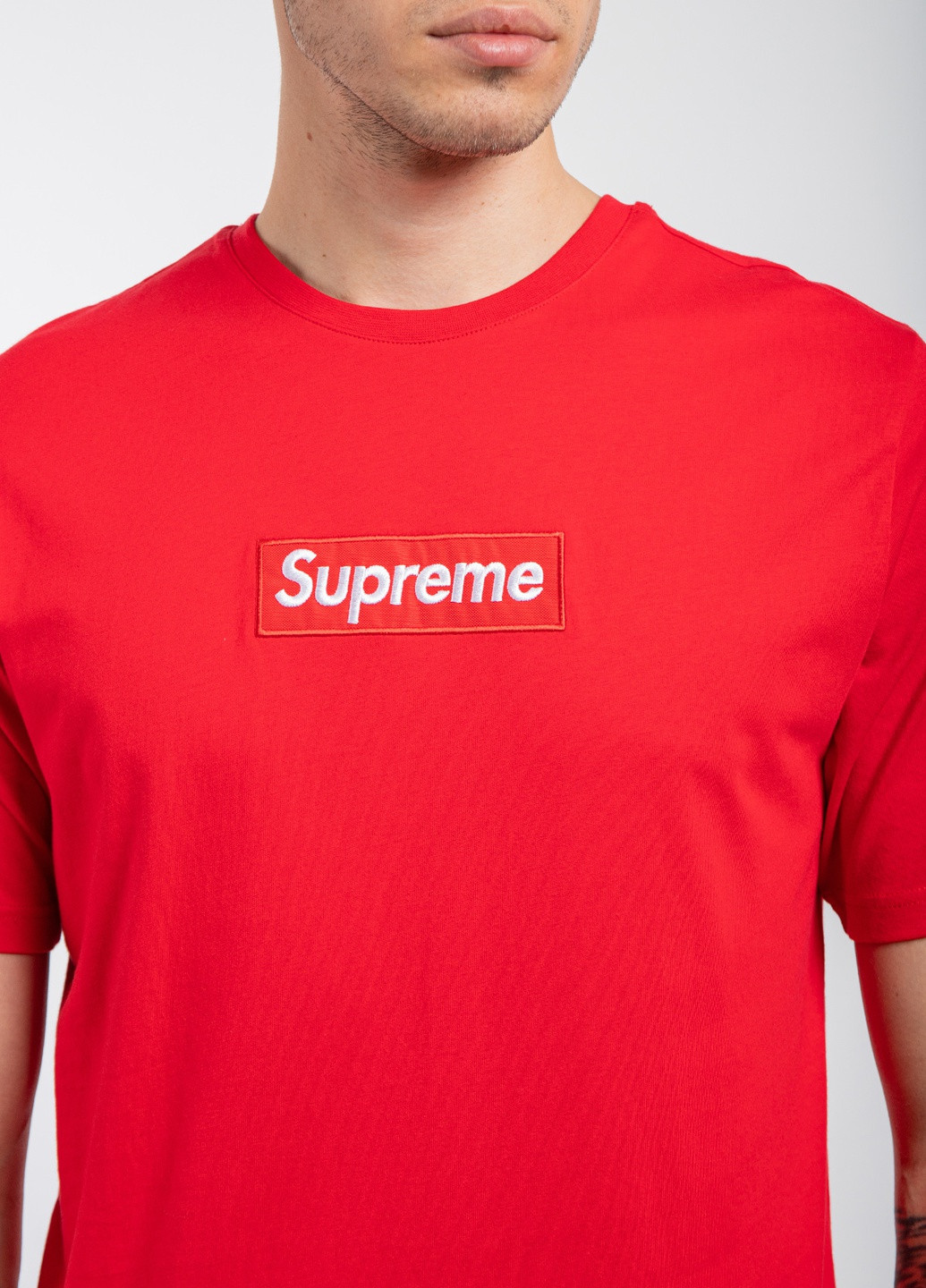 Красная серая футболка с вышитым логотипом Supreme Spain