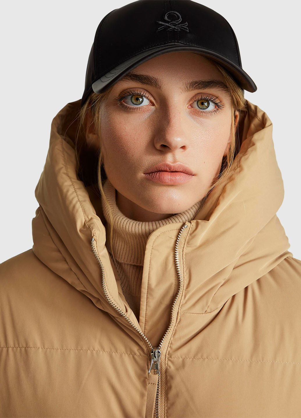 Пісочна демісезонна куртка United Colors of Benetton