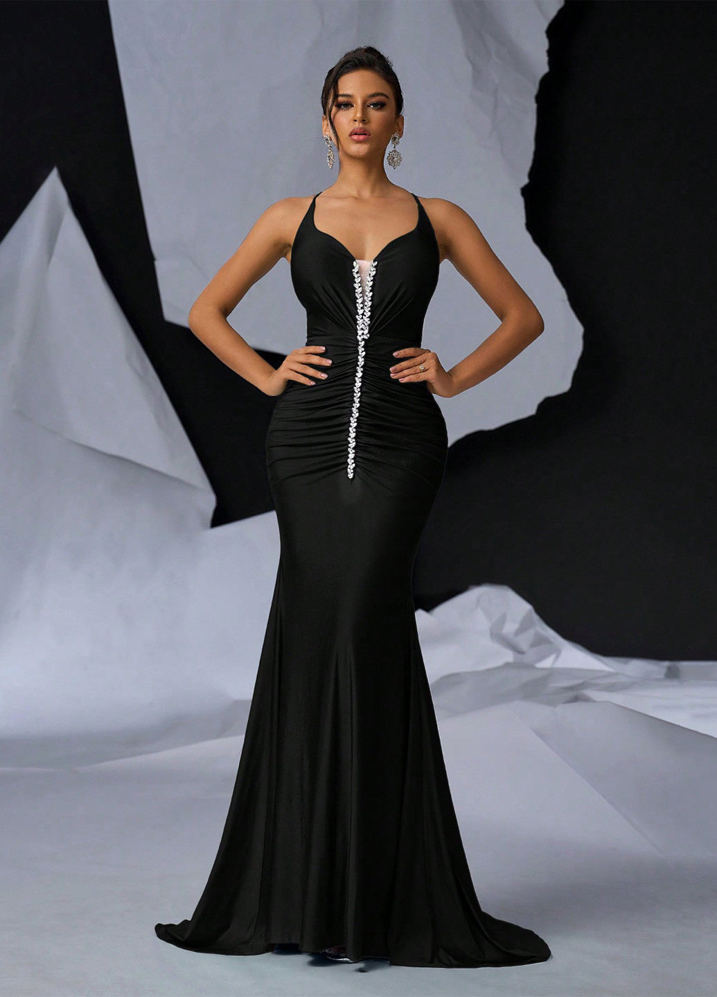 Черное вечернее платье годе SHEIN однотонное