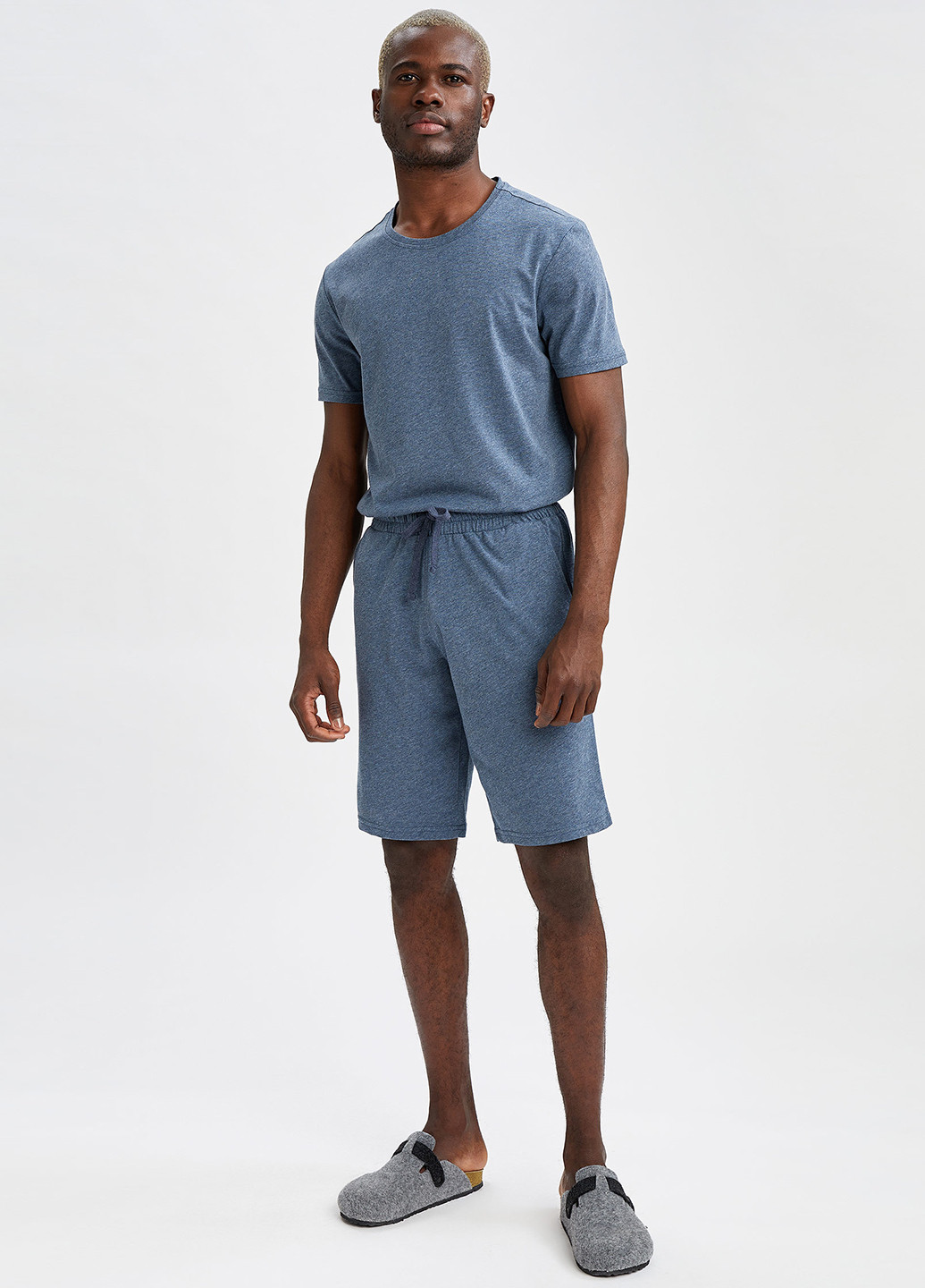 Светло-голубой летний комплект(футболка, шорты) с шортами DeFacto