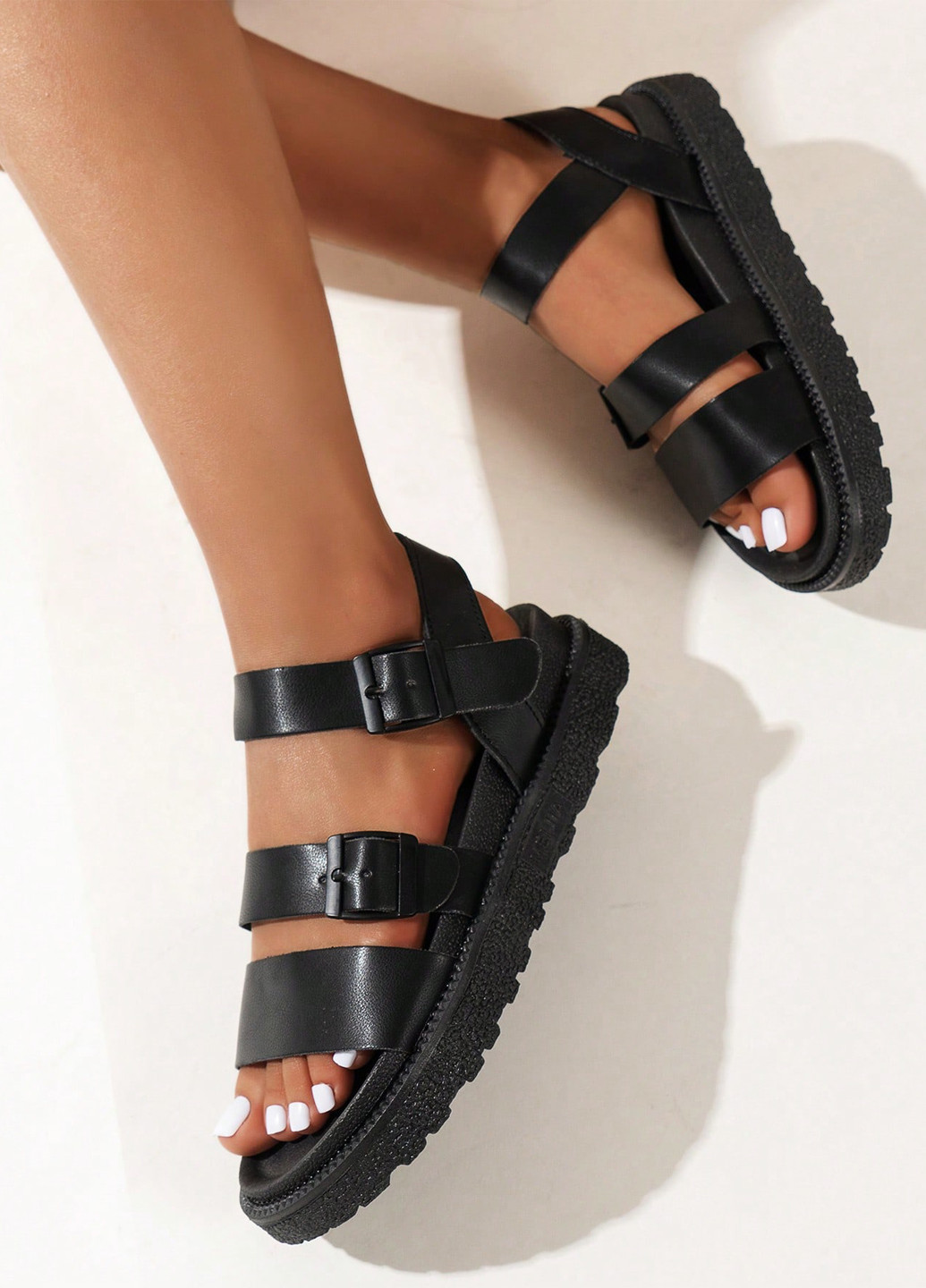 Черные босоножки SHEIN с ремешком