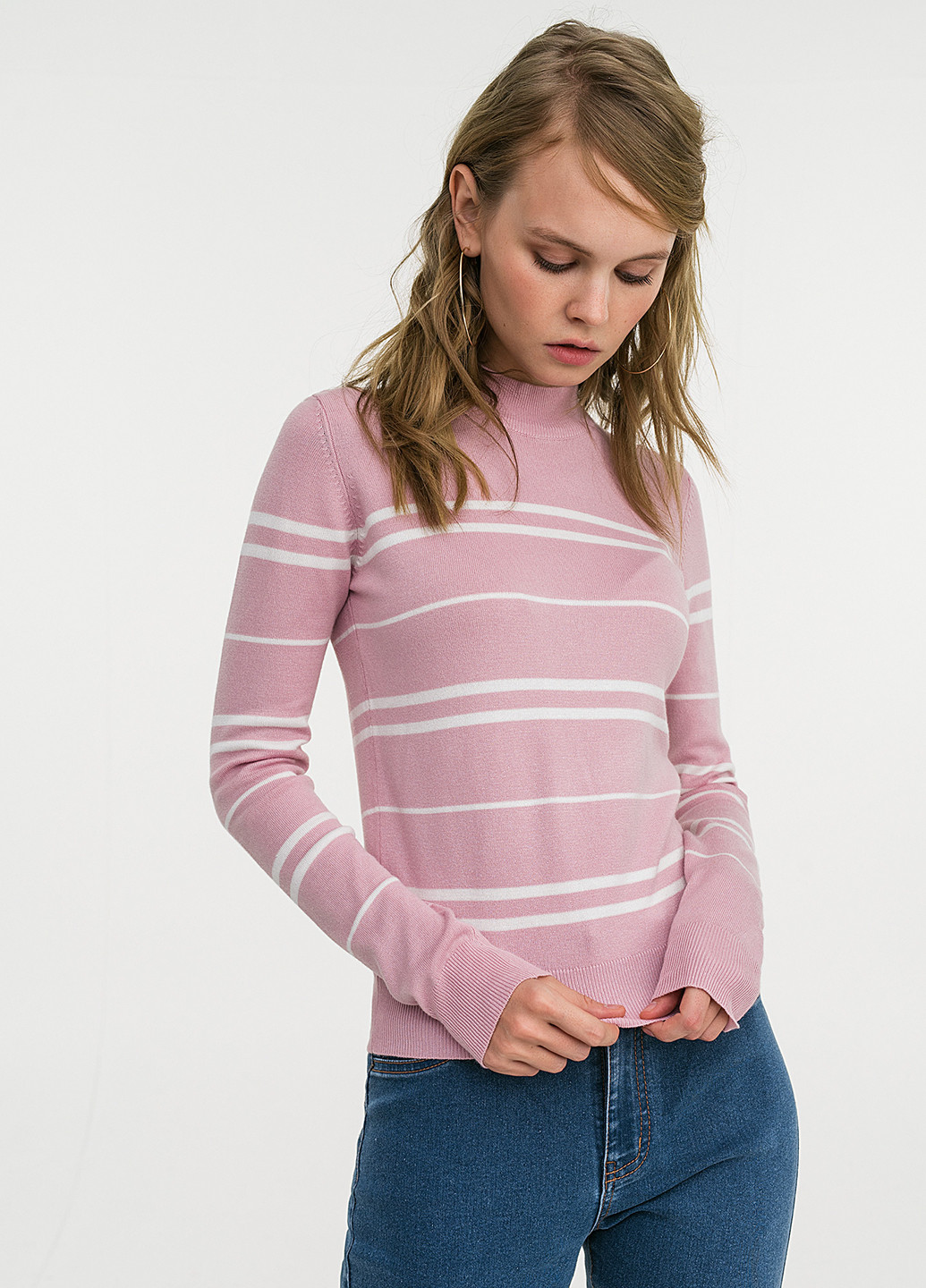Светло-розовый демисезонный свитер джемпер befree