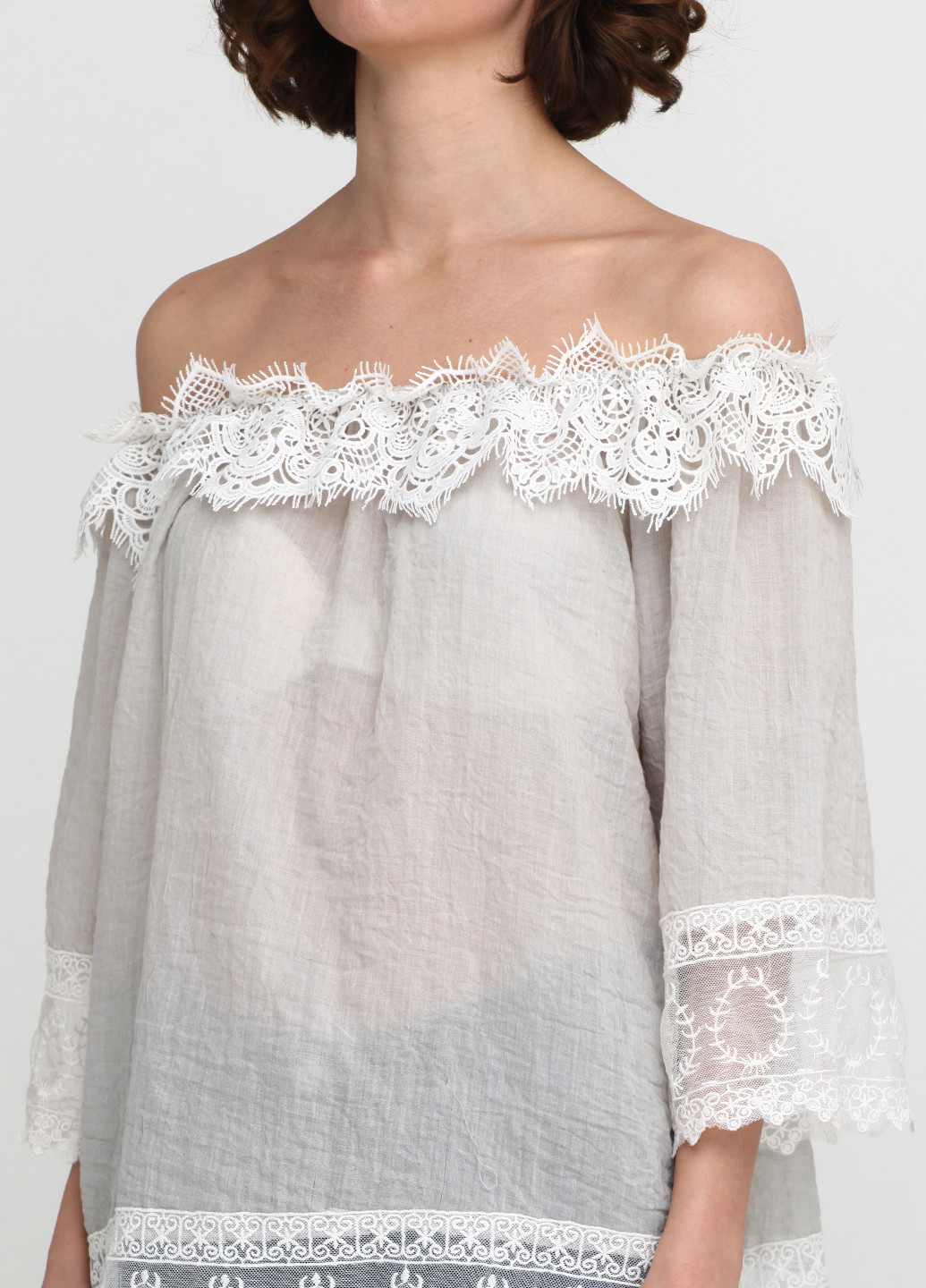 Светло-серая летняя блуза Altamira