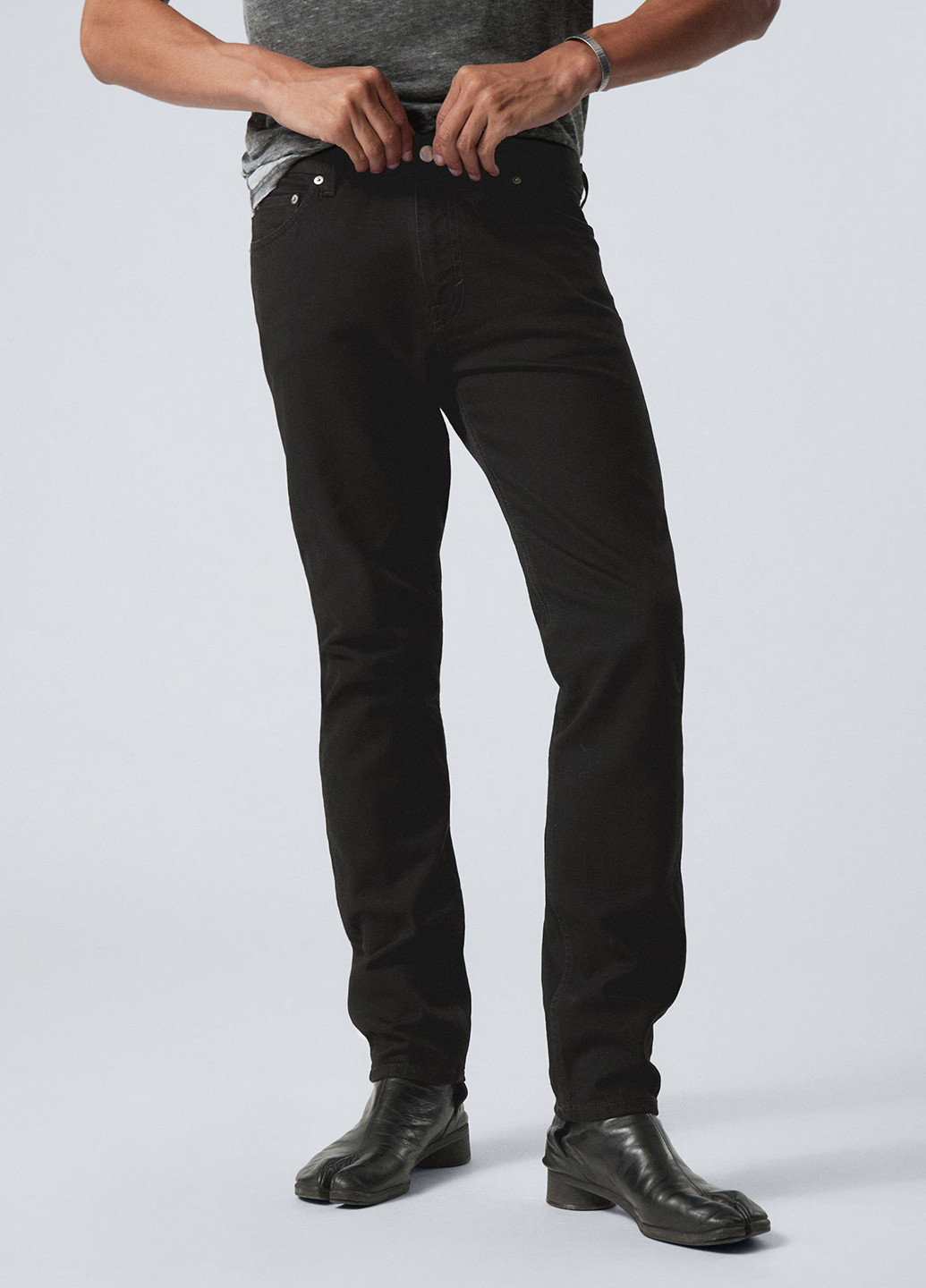 Черные демисезонные слим джинсы Weekday