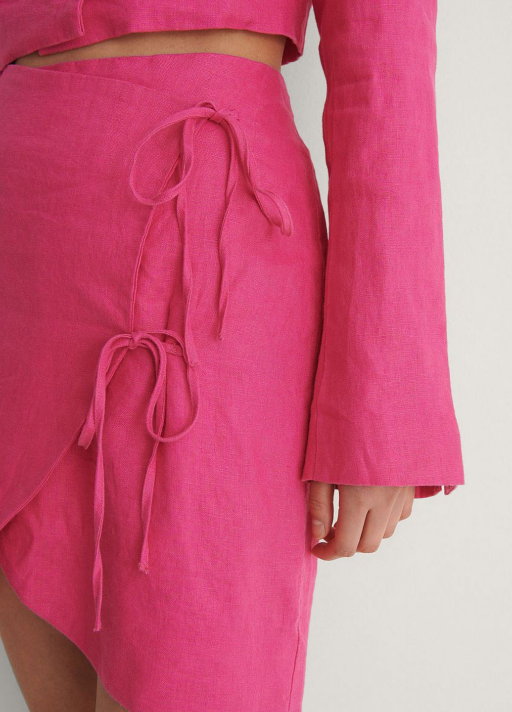 Розовая кэжуал однотонная юбка NA-KD на запах