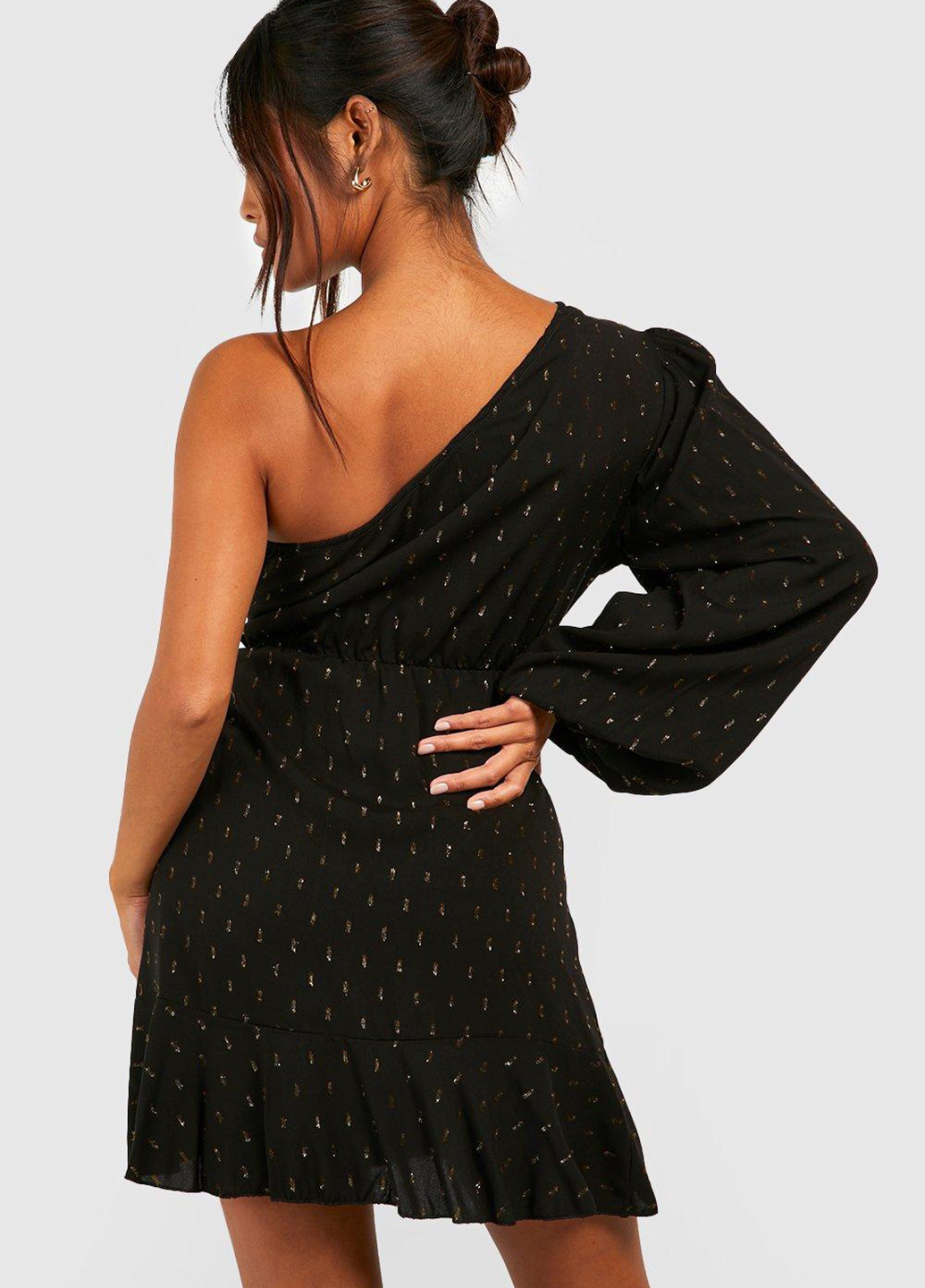 Чорна вечірня сукня на одне плече Boohoo