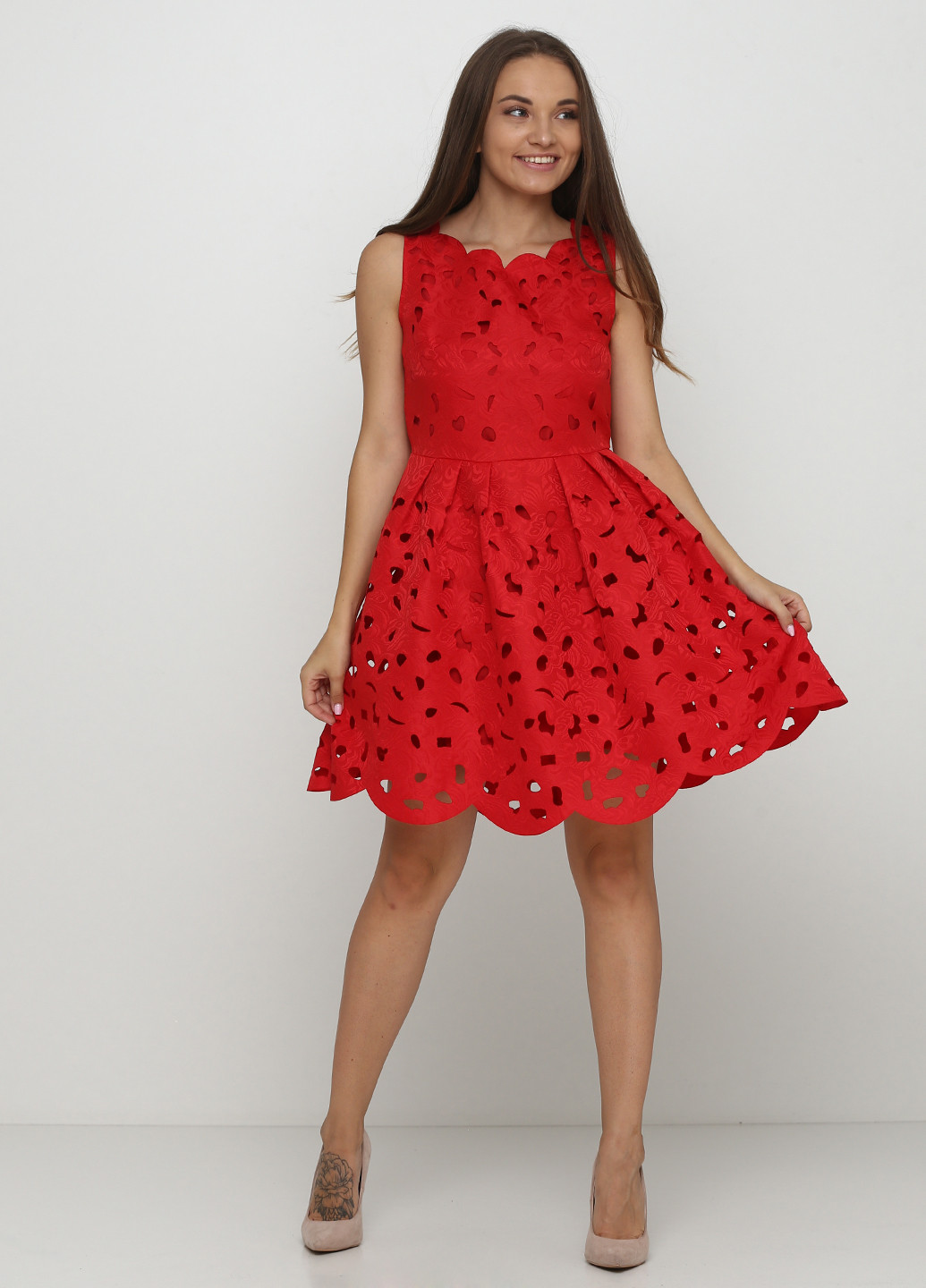 Красное коктейльное платье клеш Amy Gee фактурное