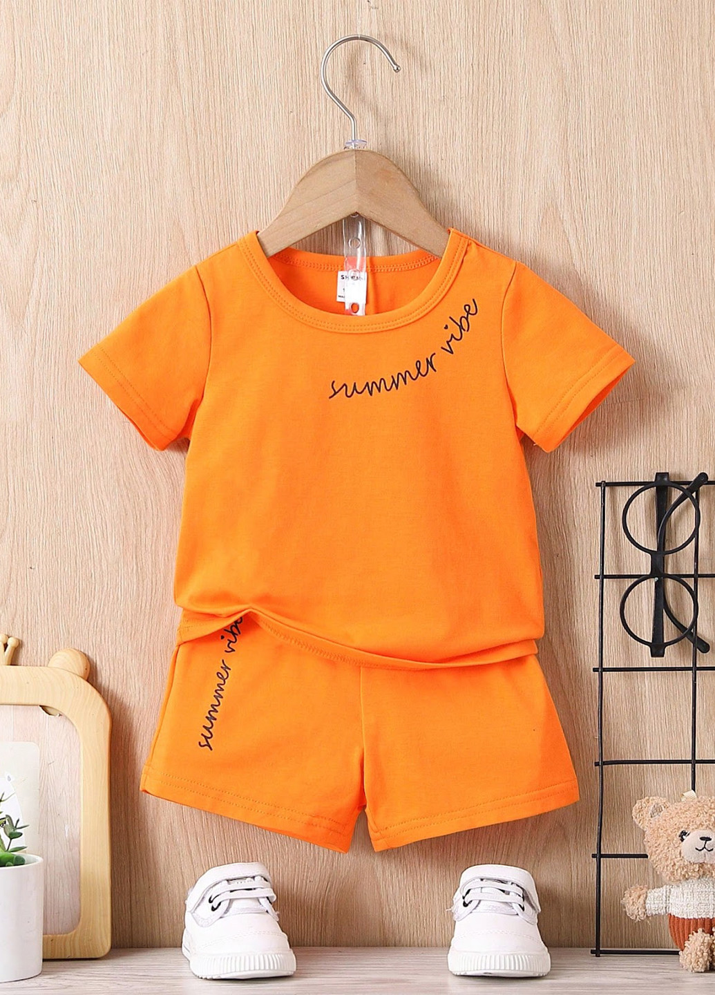 Помаранчевий літній костюм (футболка, шорти) з шортами SHEIN