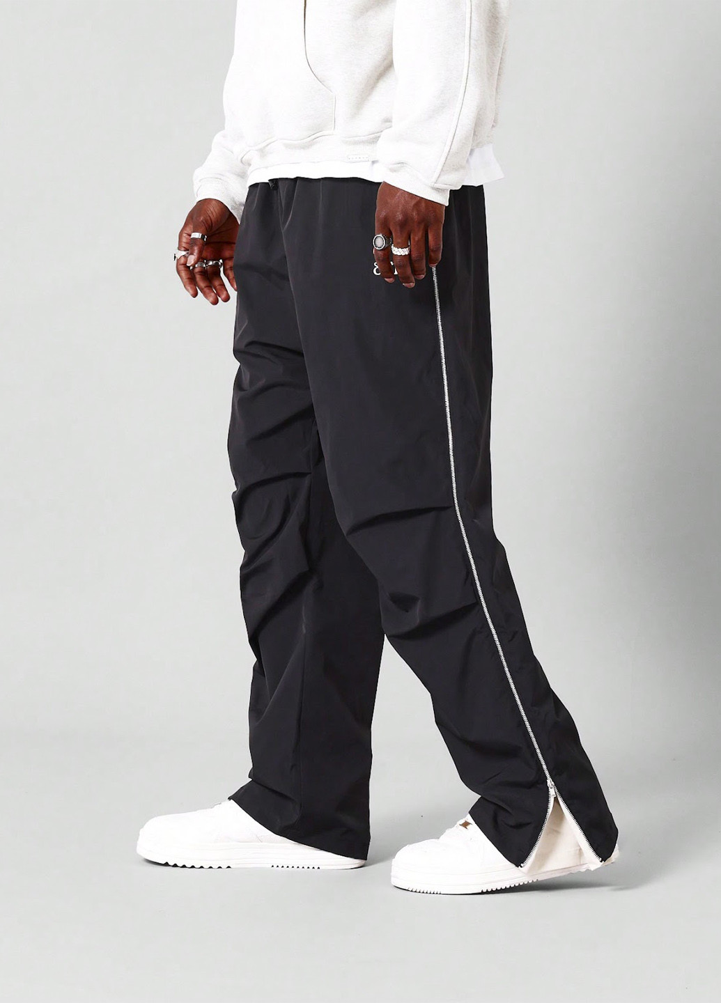 Черные спортивные демисезонные палаццо брюки SHEIN