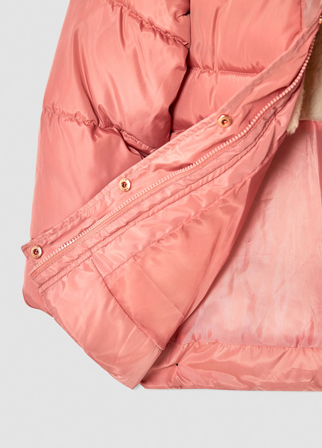 Розовая зимняя куртка DeFacto