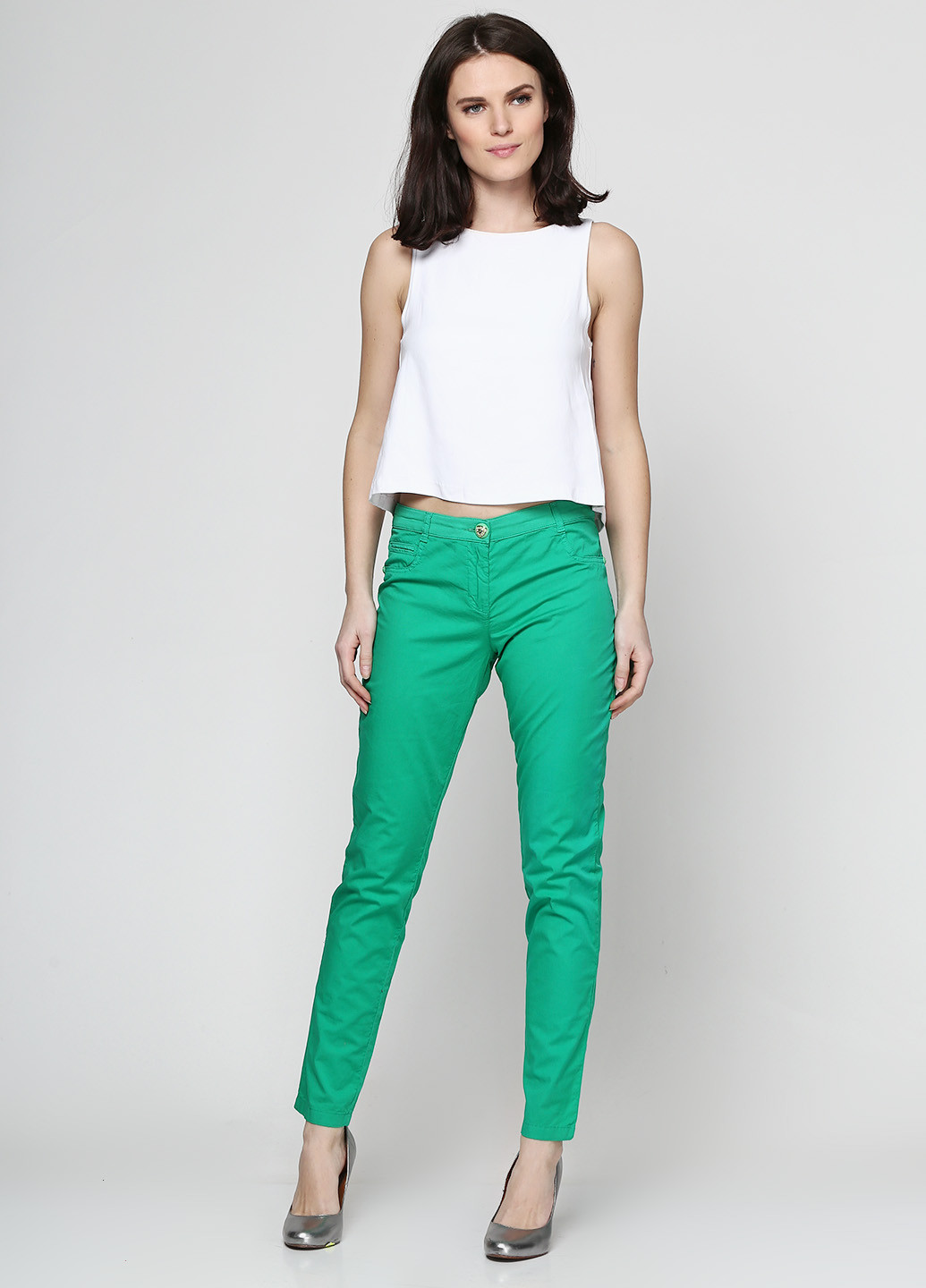 Зеленые кэжуал демисезонные брюки Sassofono