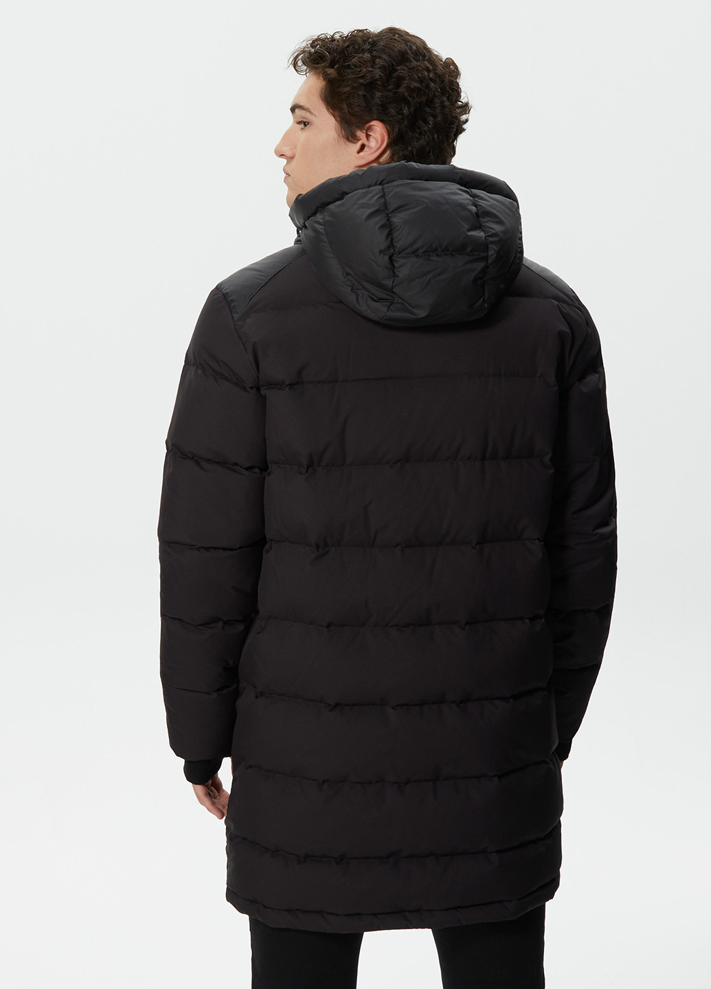 Черная зимняя куртка Lacoste