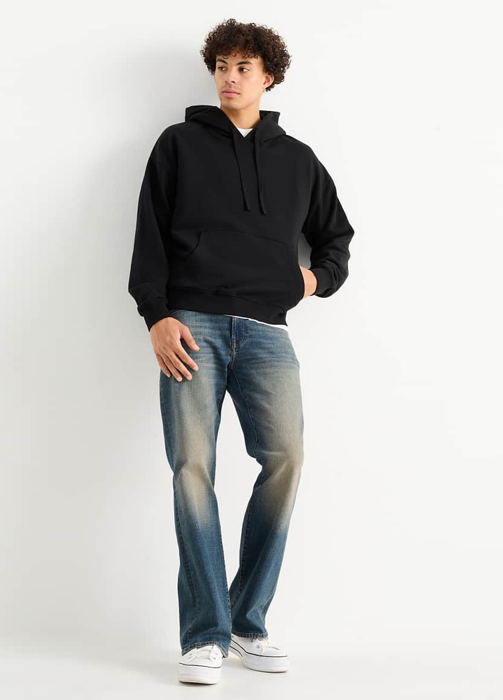 Синие демисезонные клеш джинсы C&A