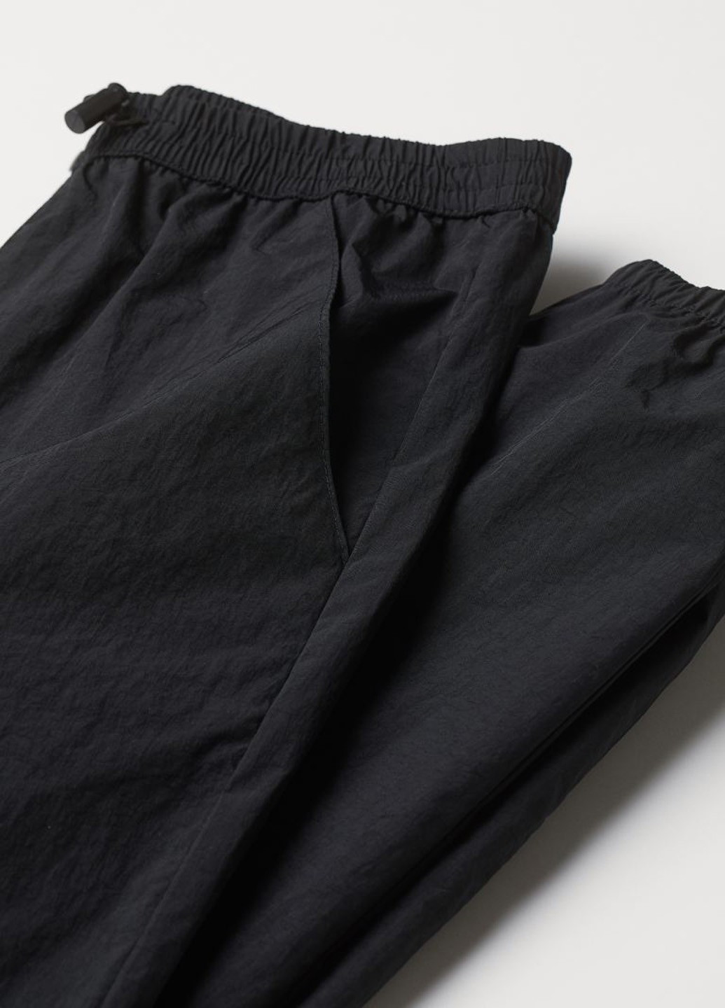 Черные спортивные демисезонные брюки H&M