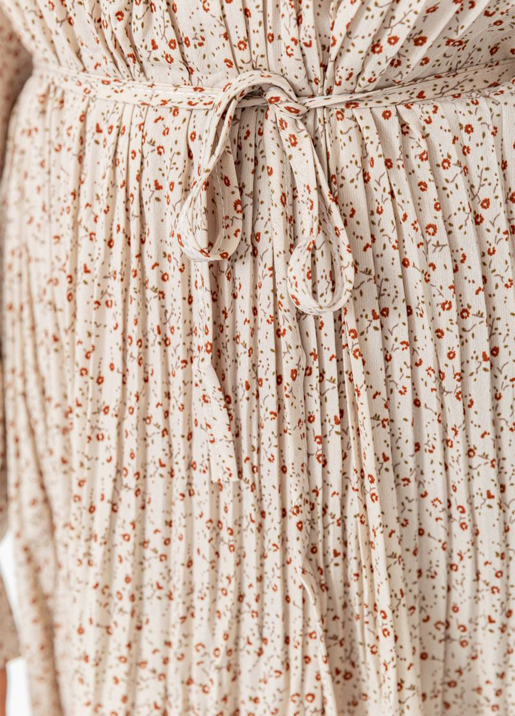 Світло-бежева коктейльна сукня плісована Ager з квітковим принтом