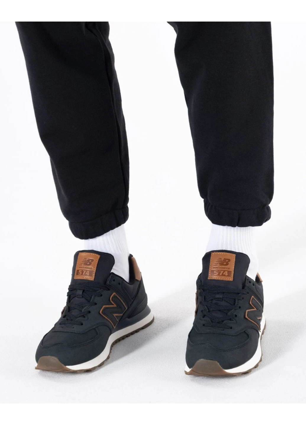 Черные демисезонные кроссовки 574 luxe New Balance